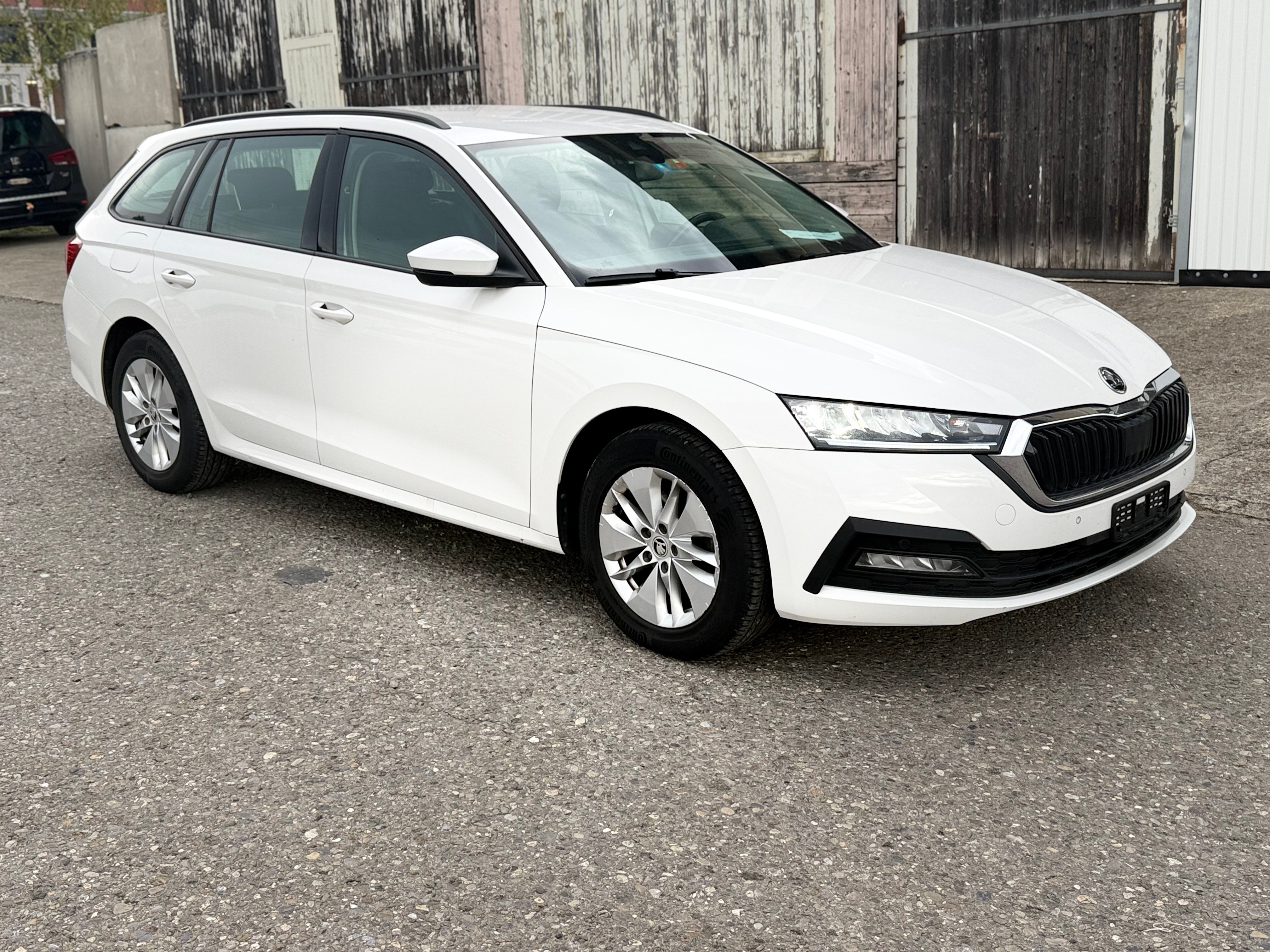 SKODA Octavia Combi 2.0 TDI DSG Ambition — slika 1