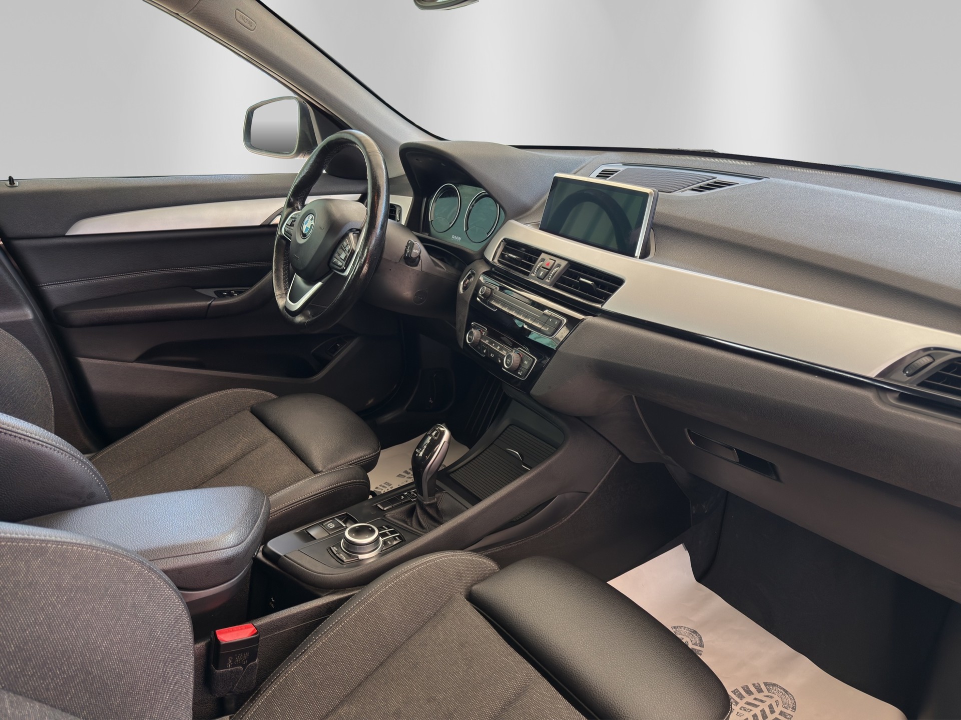 BMW X1 sDrive 18d Steptronic-image-12