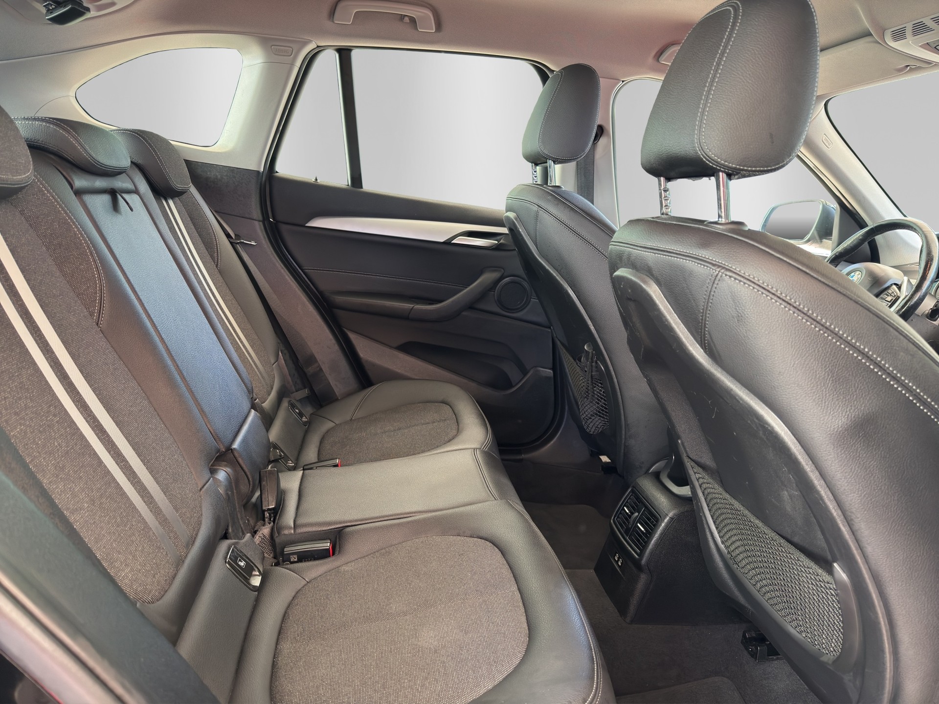 BMW X1 sDrive 18d Steptronic-image-14