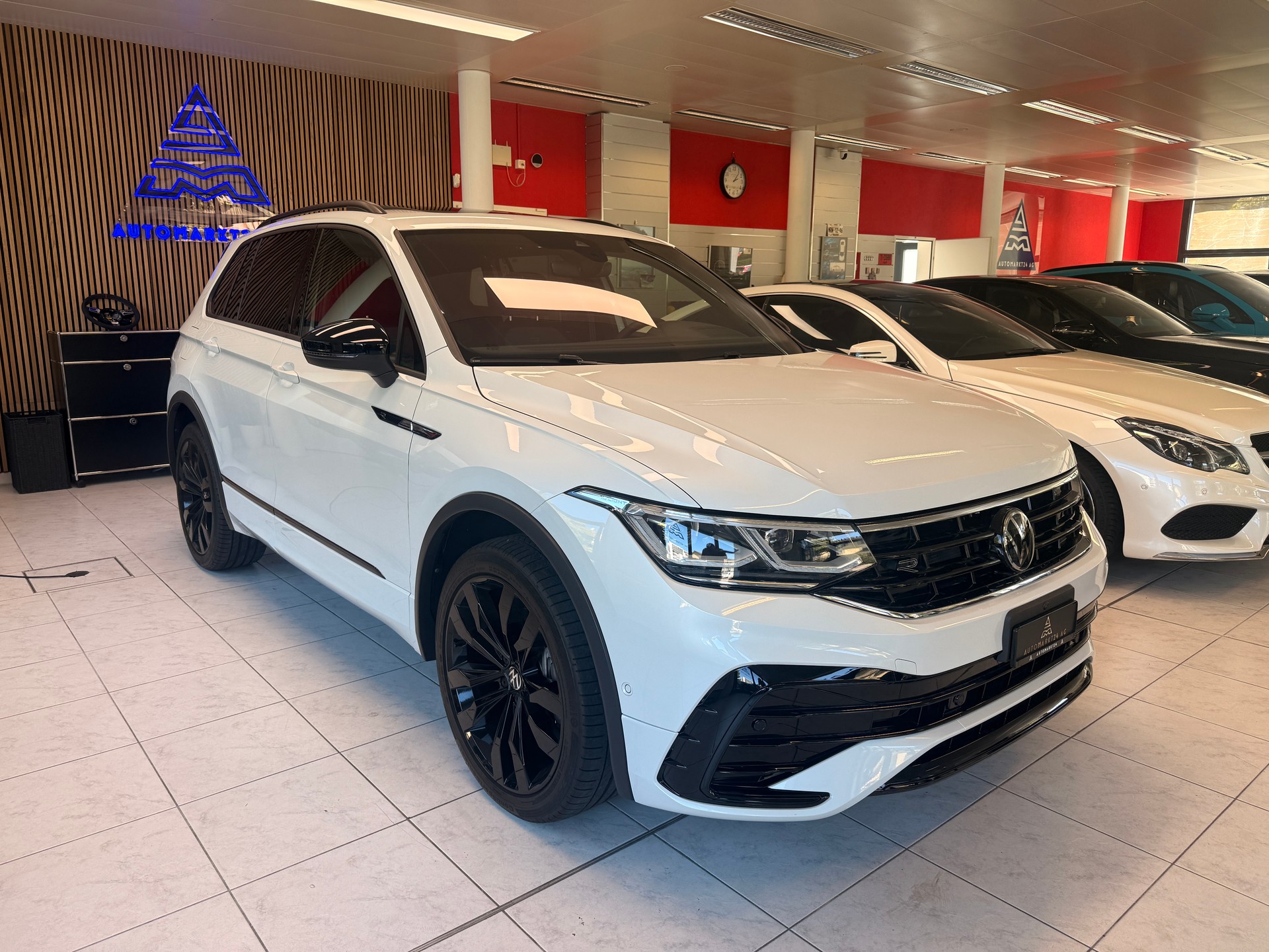 VW Tiguan 2.0 TSI R-Line DSG-image-0