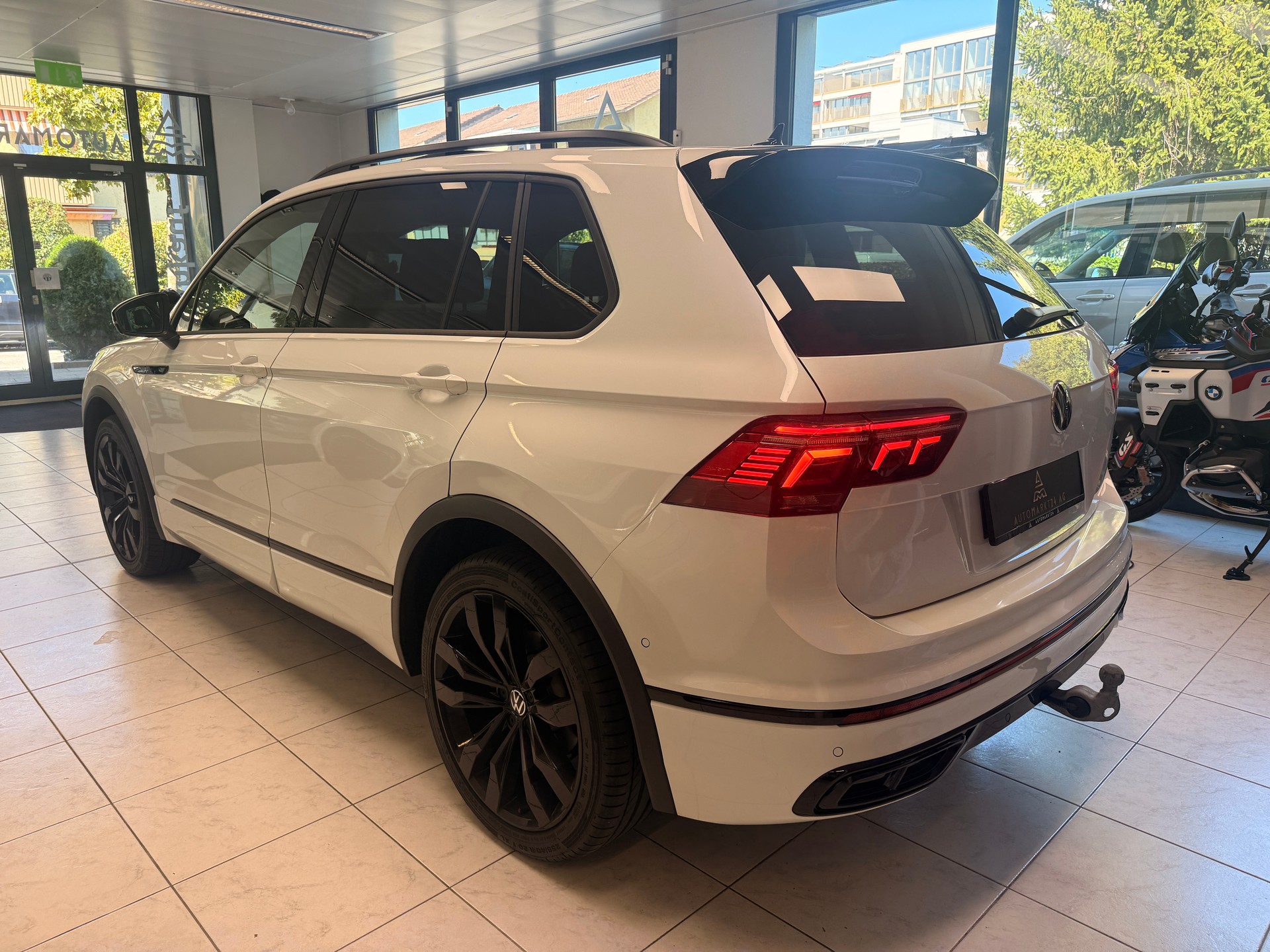 VW Tiguan 2.0 TSI R-Line DSG-image-13