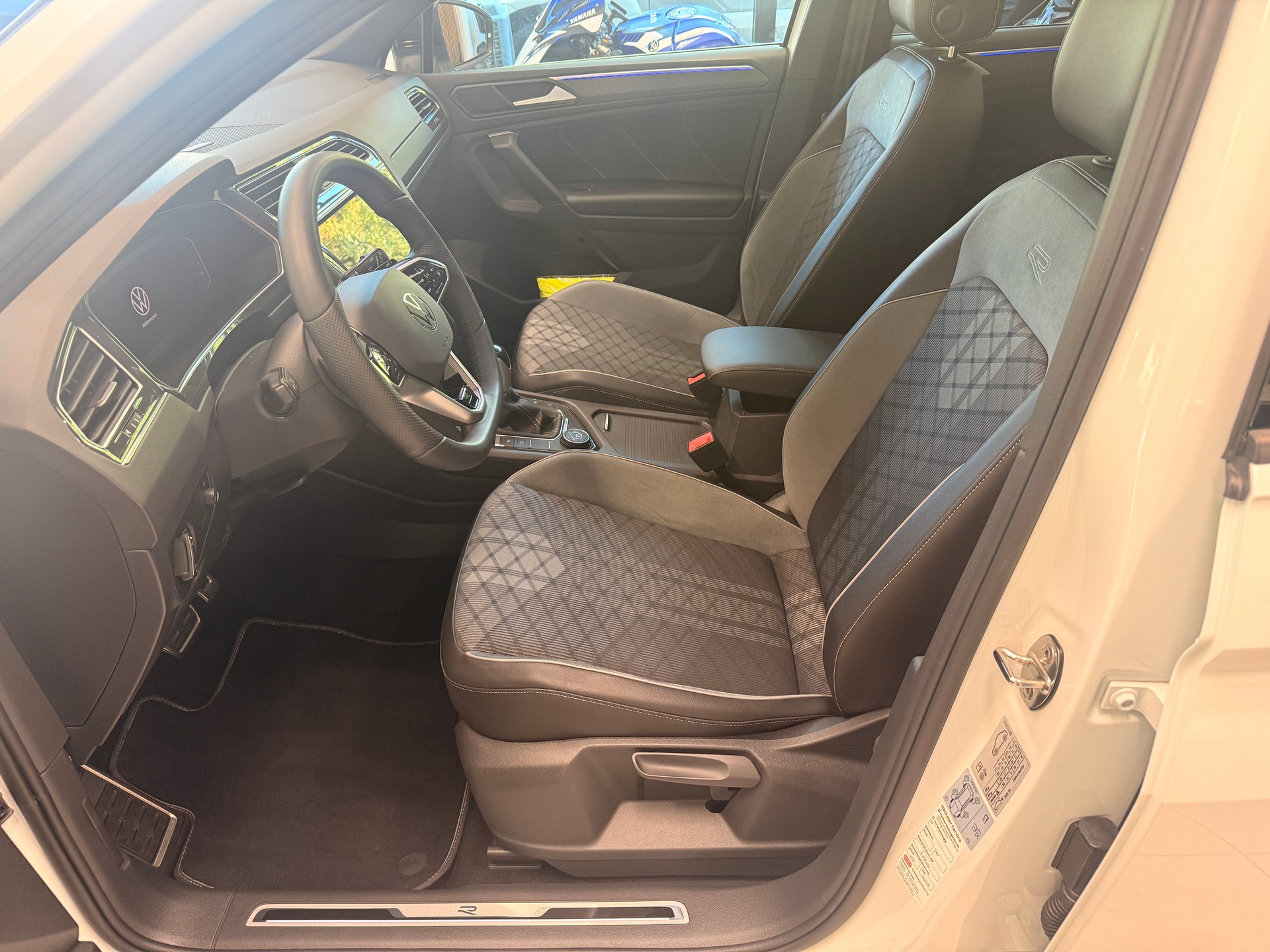 VW Tiguan 2.0 TSI R-Line DSG-image-3