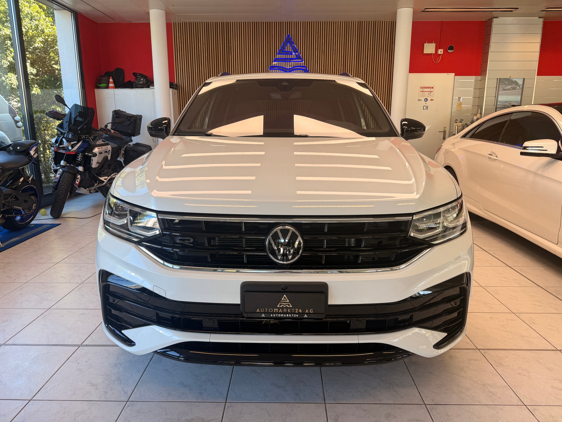 VW Tiguan 2.0 TSI R-Line DSG-image-1
