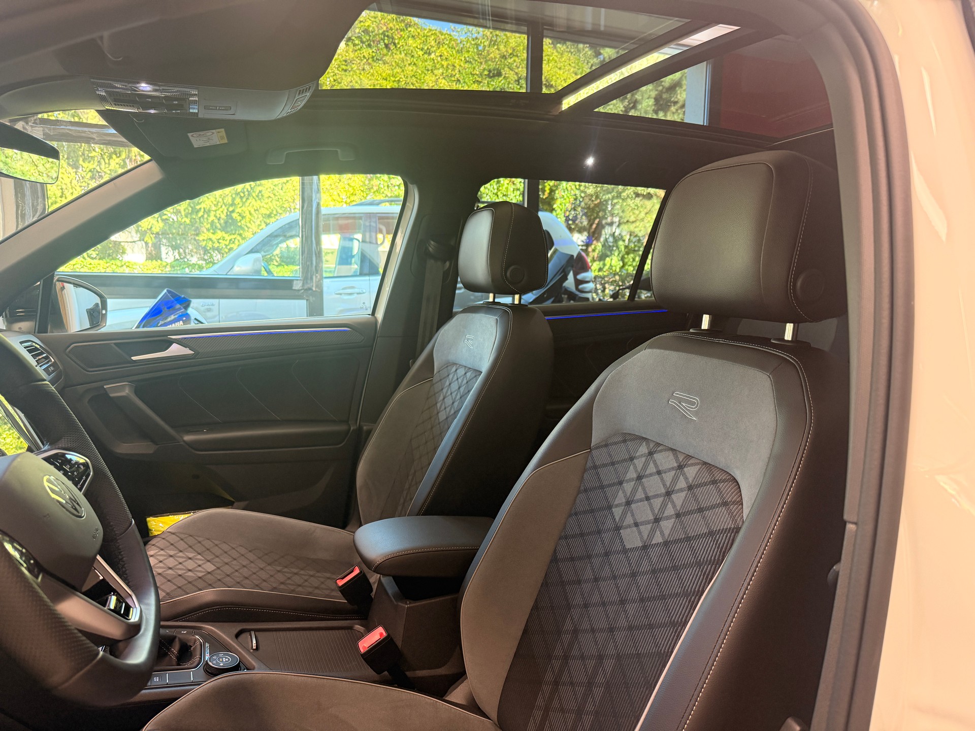 VW Tiguan 2.0 TSI R-Line DSG-image-9