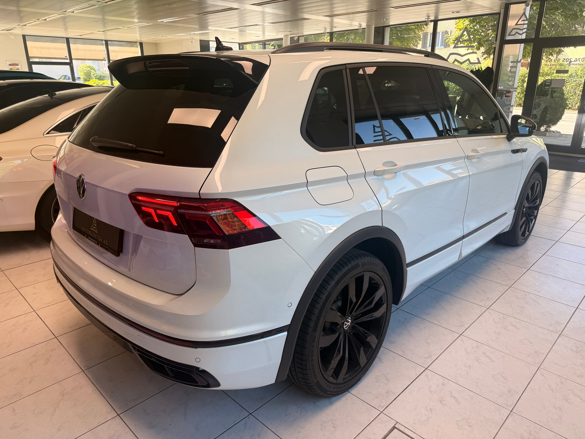 VW Tiguan 2.0 TSI R-Line DSG-image-15