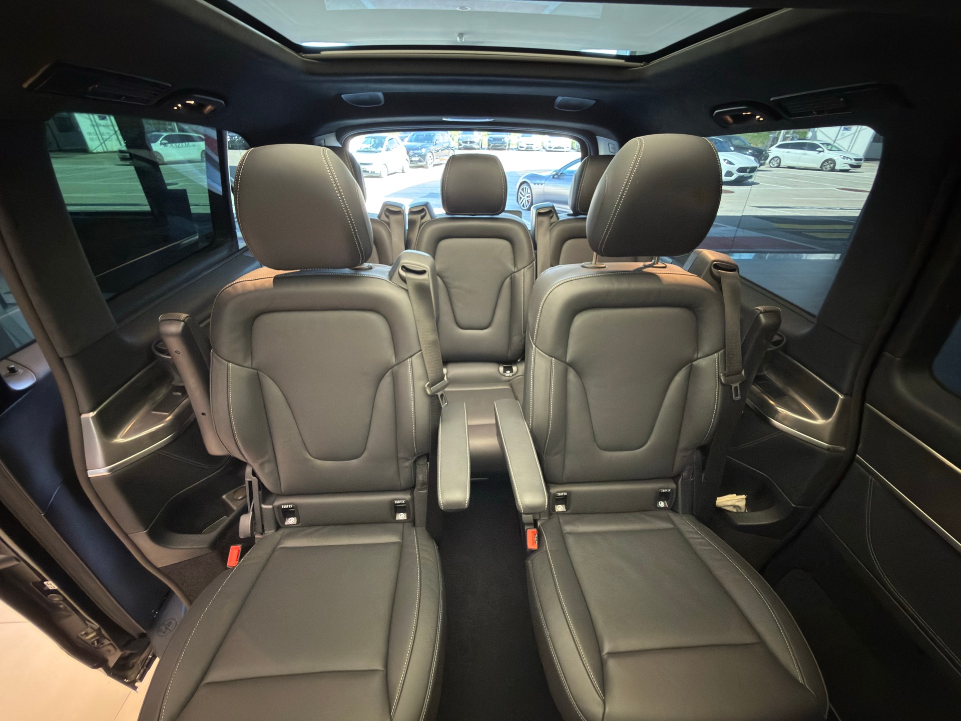 MERCEDES-BENZ V 300 d lang Exclusive 4Matic 9G-Tronic-image-13