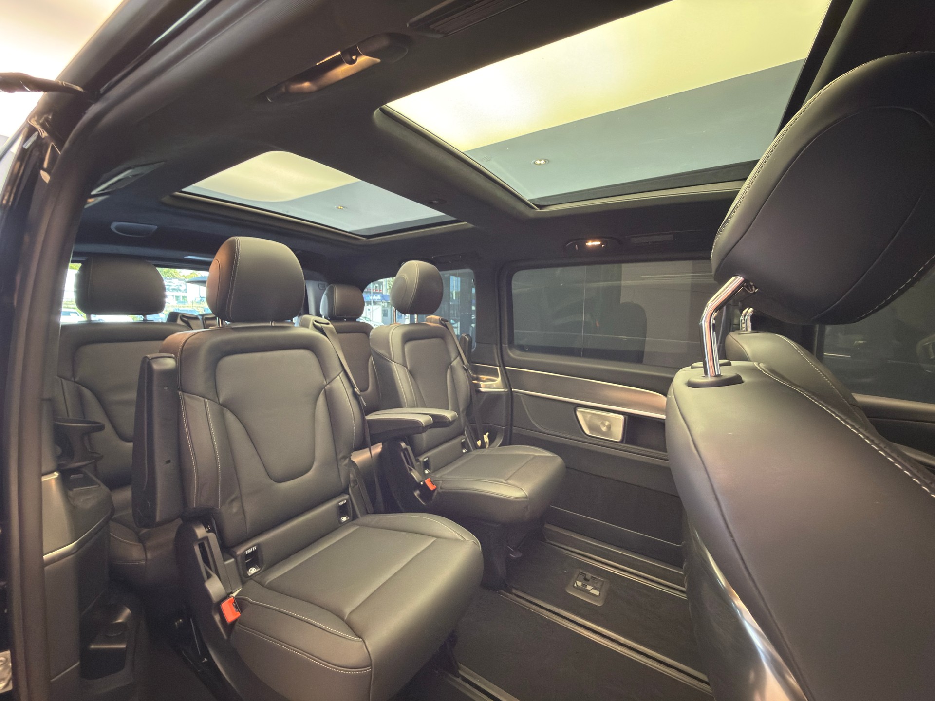 MERCEDES-BENZ V 300 d lang Exclusive 4Matic 9G-Tronic-image-10