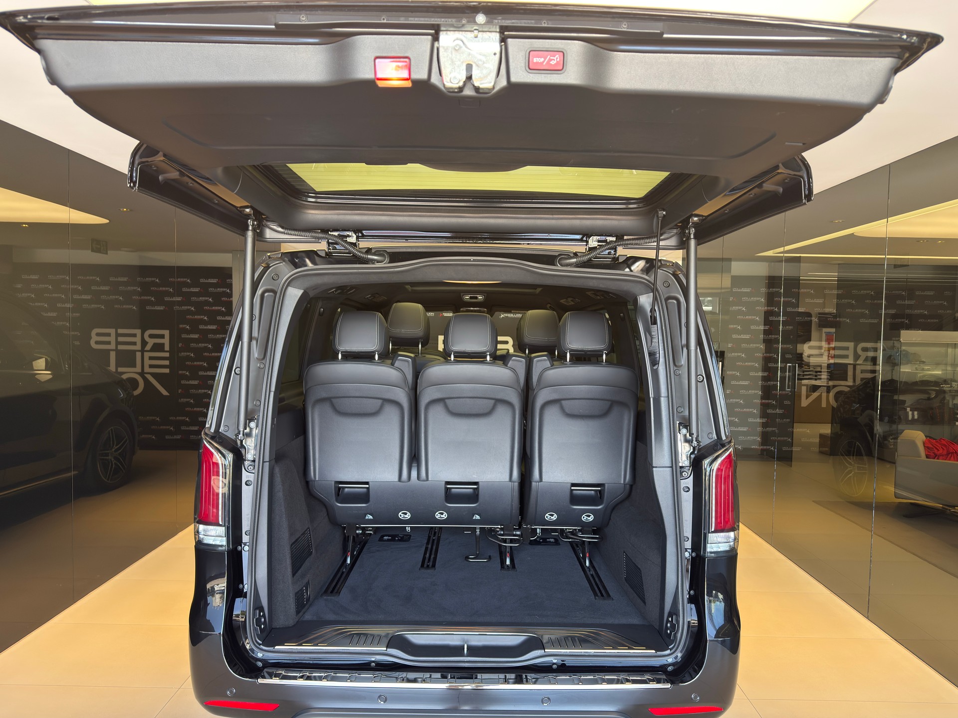 MERCEDES-BENZ V 300 d lang Exclusive 4Matic 9G-Tronic-image-17