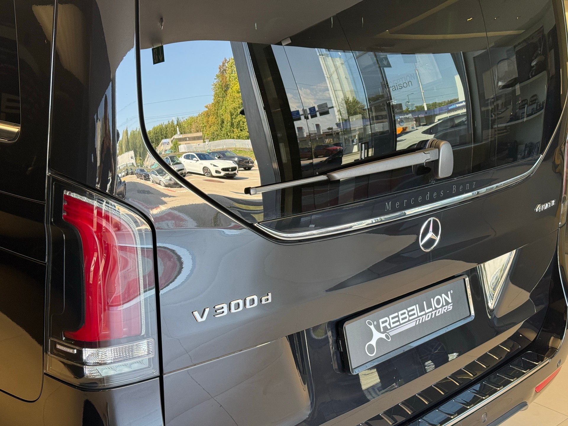 MERCEDES-BENZ V 300 d lang Exclusive 4Matic 9G-Tronic-image-6