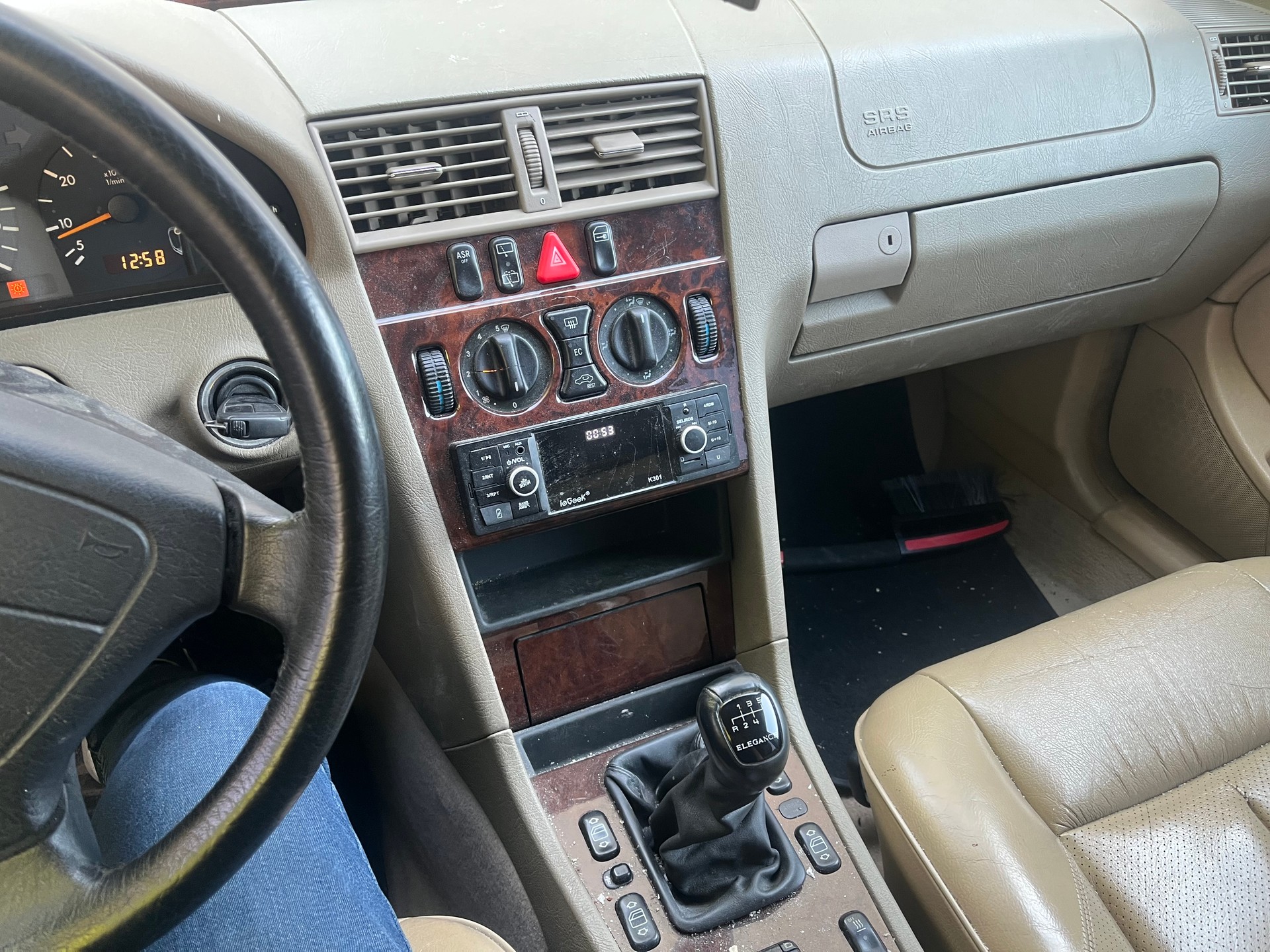 MERCEDES-BENZ C 220 CDI Elégance-image-12
