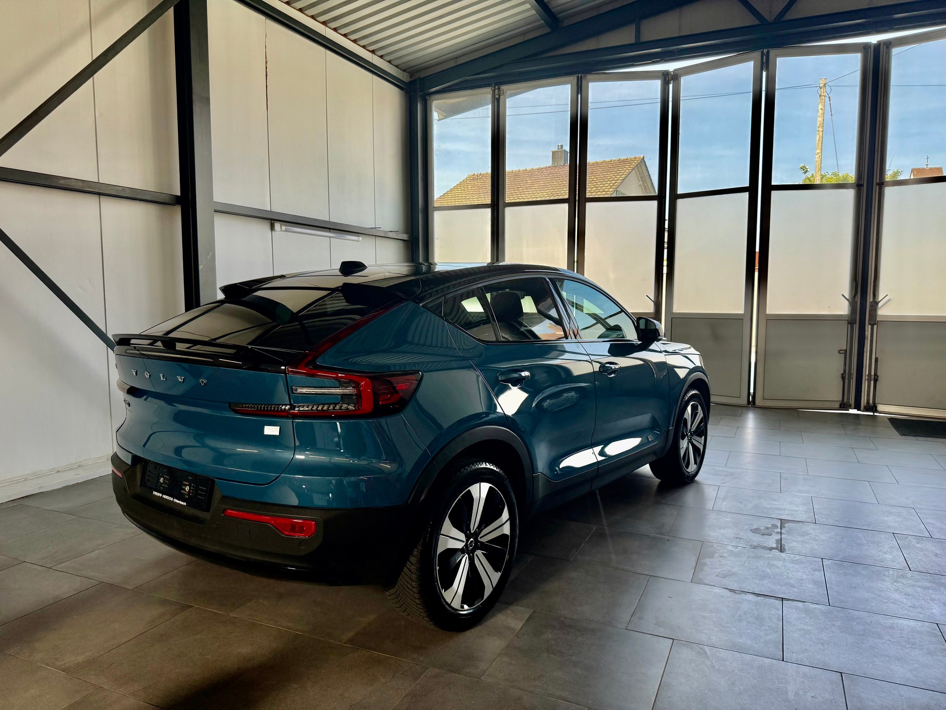VOLVO C40 Recharge Twin AWD Pure Electric-image-3