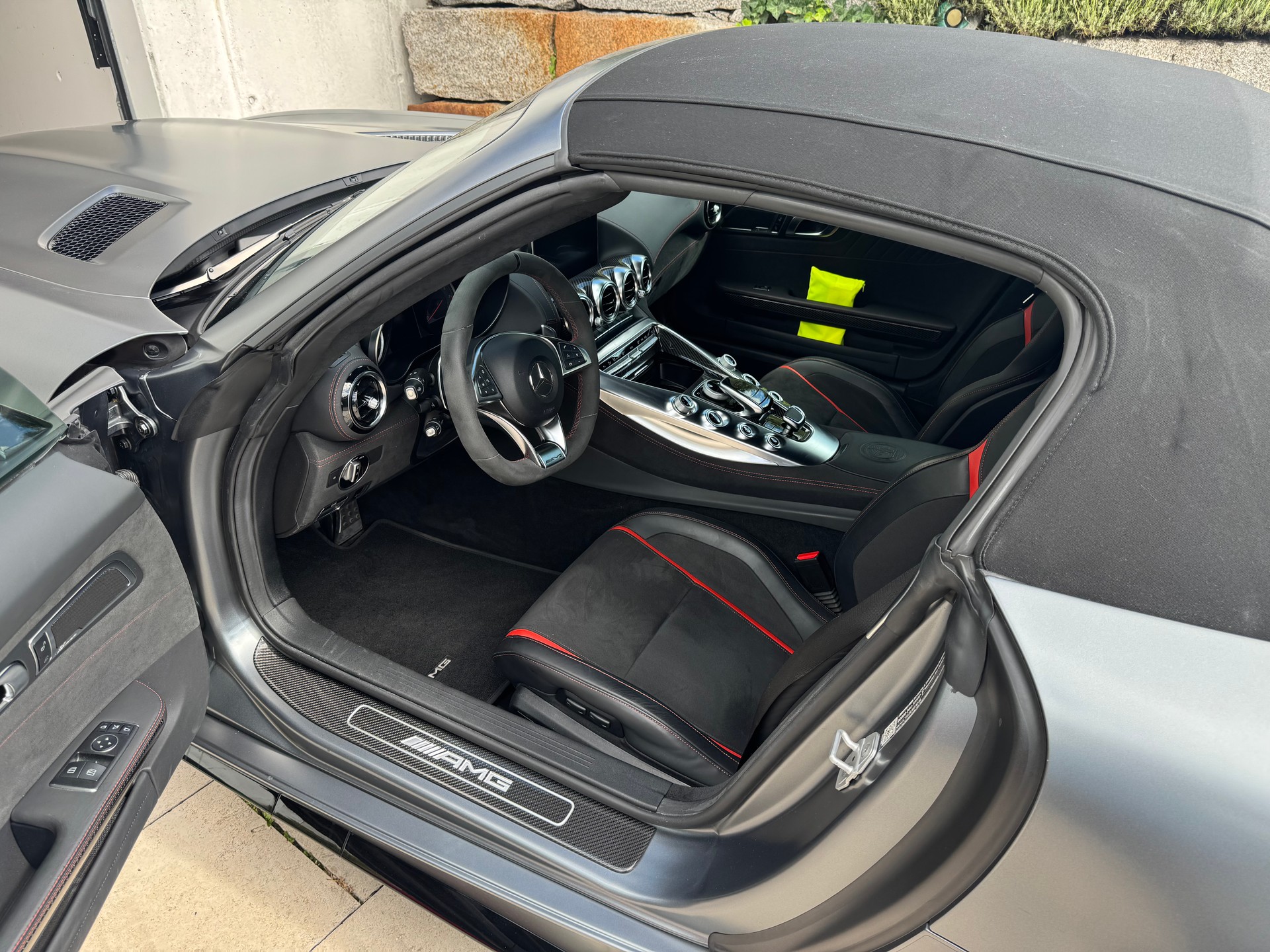 MERCEDES-BENZ AMG GT C-image-2