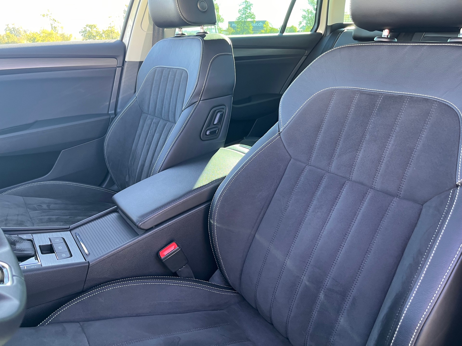 SKODA SKODA Superb Combi 2.0 TDi Style 4x4 DSG * MY SKODA PAKET - LEDER ALCANTARA - PEARL WEISS METALLIC - AHK 2200kg *-image-13