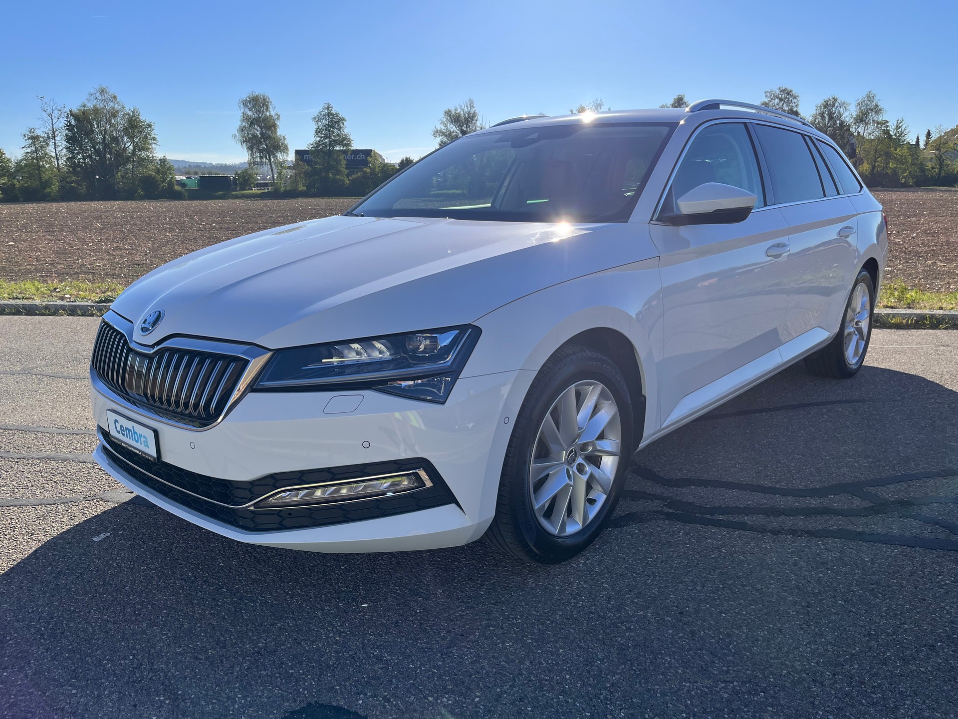 SKODA SKODA Superb Combi 2.0 TDi Style 4x4 DSG * MY SKODA PAKET - LEDER ALCANTARA - PEARL WEISS METALLIC - AHK 2200kg *-image-1