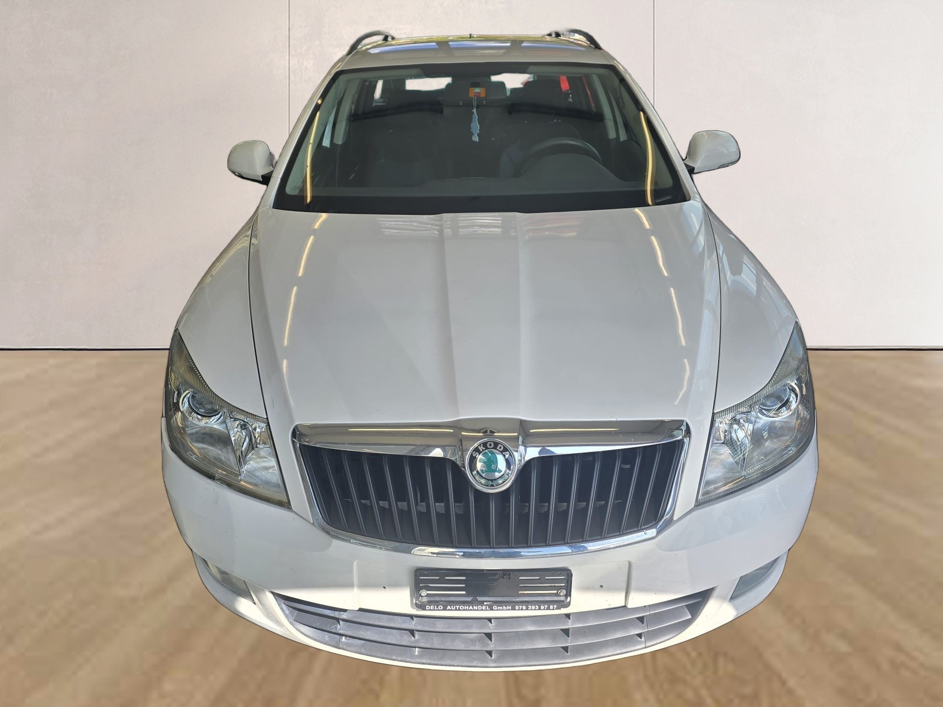 SKODA Octavia Combi 1.8 TSI Laurin & Klement 4x4-image-1