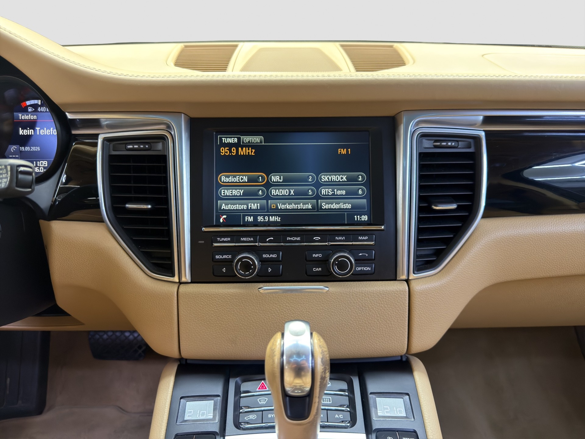 PORSCHE Macan S Diesel PDK-image-8