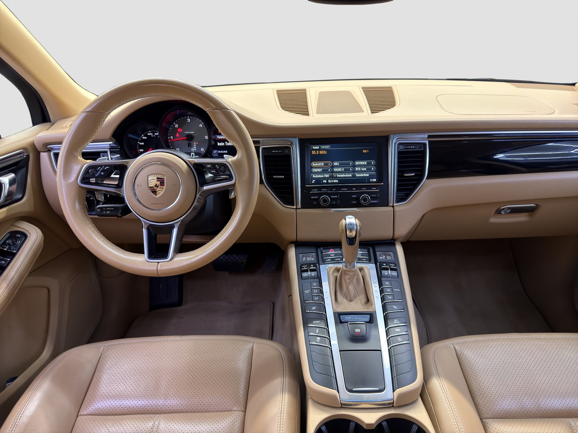 PORSCHE Macan S Diesel PDK-image-6