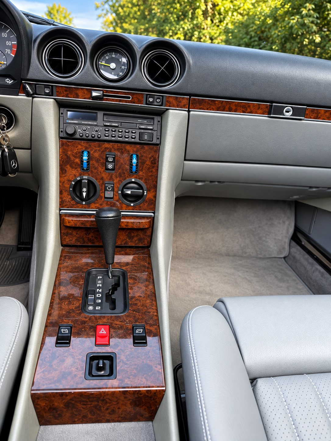 MERCEDES-BENZ SL 300-image-5