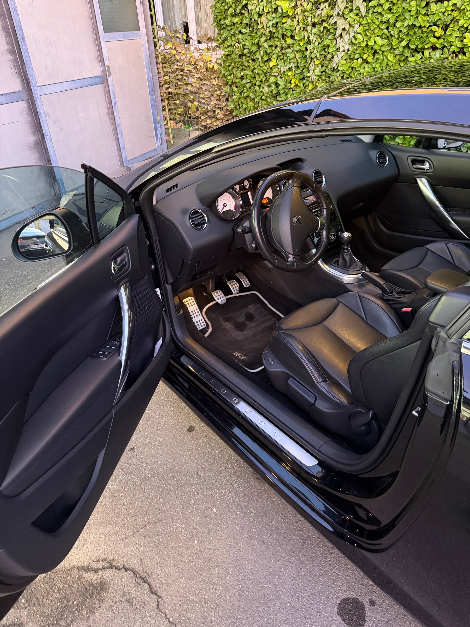 PEUGEOT 308 CC 1.6 16V Turbo Allure-image-4