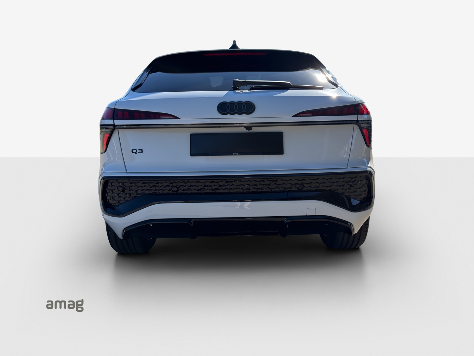 AUDI Q3 Sportback e-hybrid 200 kW S tronig-image-3