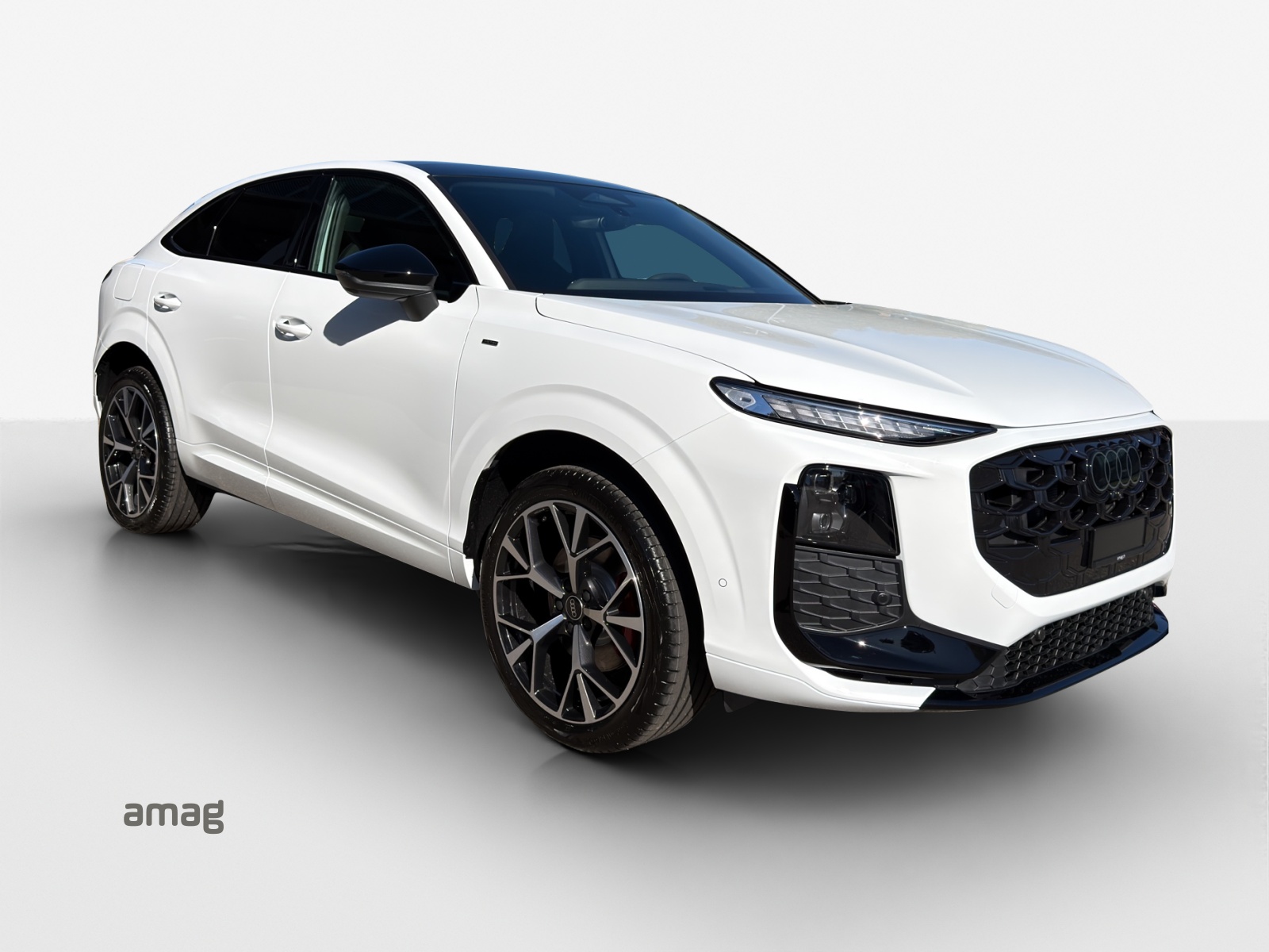 AUDI Q3 Sportback e-hybrid 200 kW S tronig-image-5