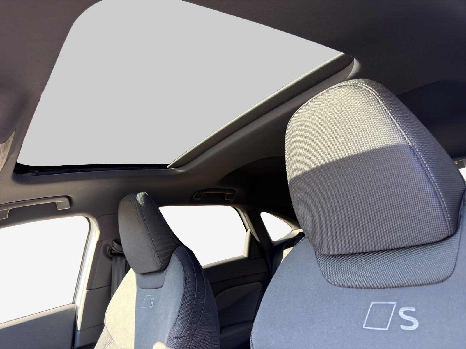 AUDI Q3 Sportback e-hybrid 200 kW S tronig-image-14