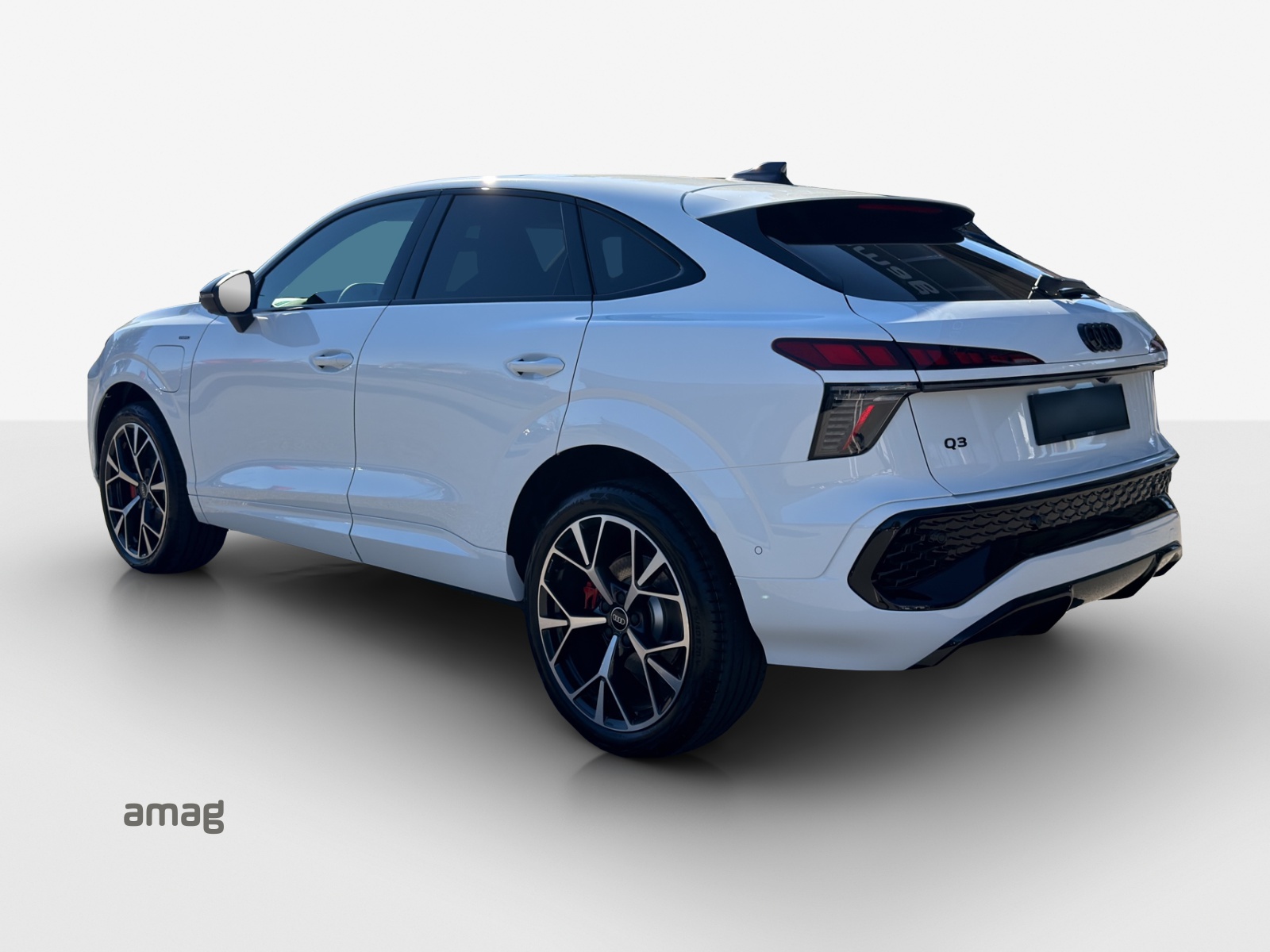 AUDI Q3 Sportback e-hybrid 200 kW S tronig-image-2