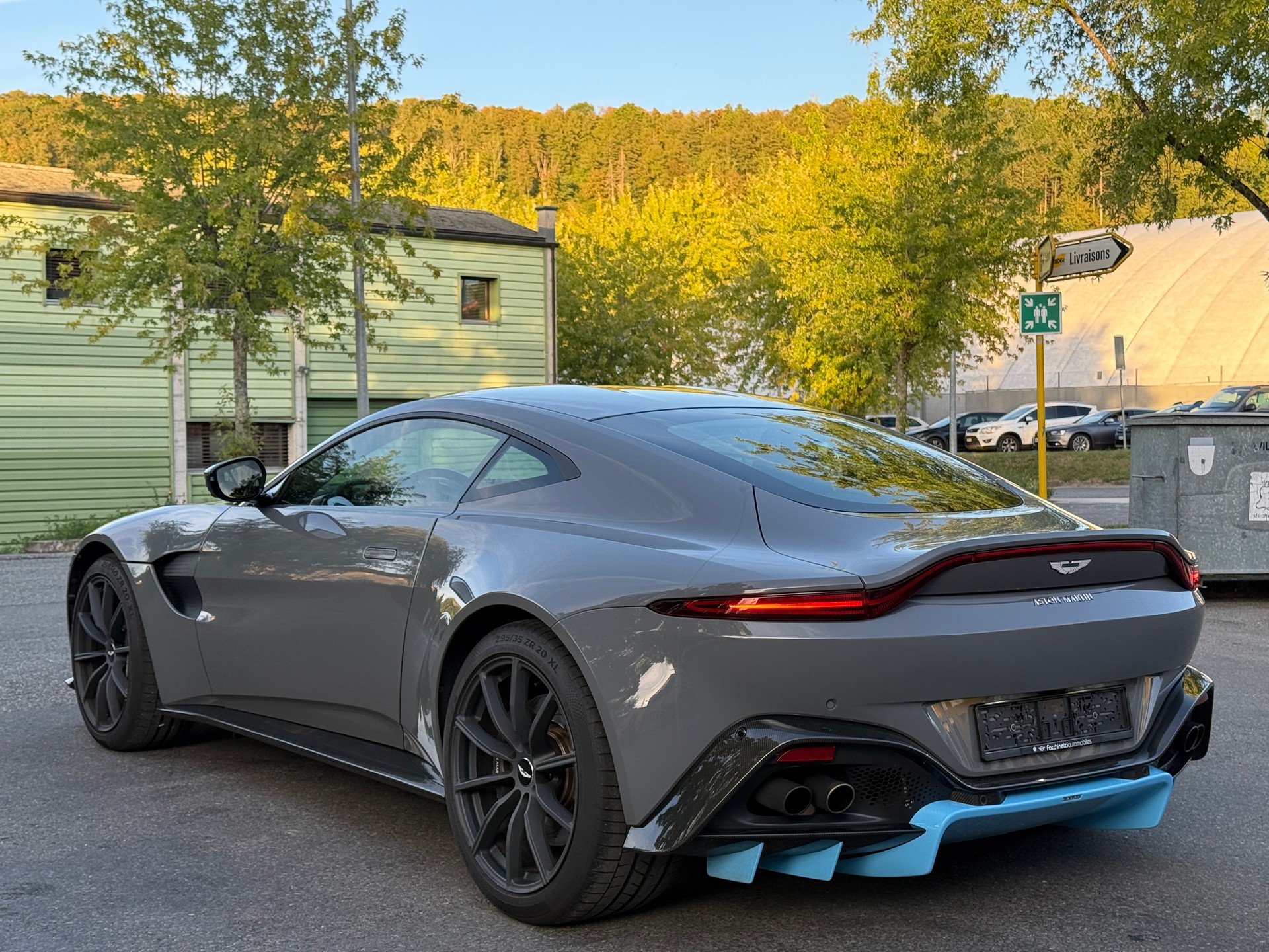 ASTON MARTIN V8 Vantage 4.0 Coupé-image-10