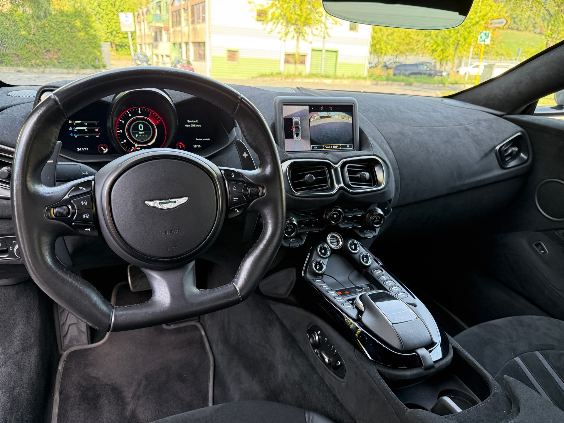 ASTON MARTIN V8 Vantage 4.0 Coupé-image-13
