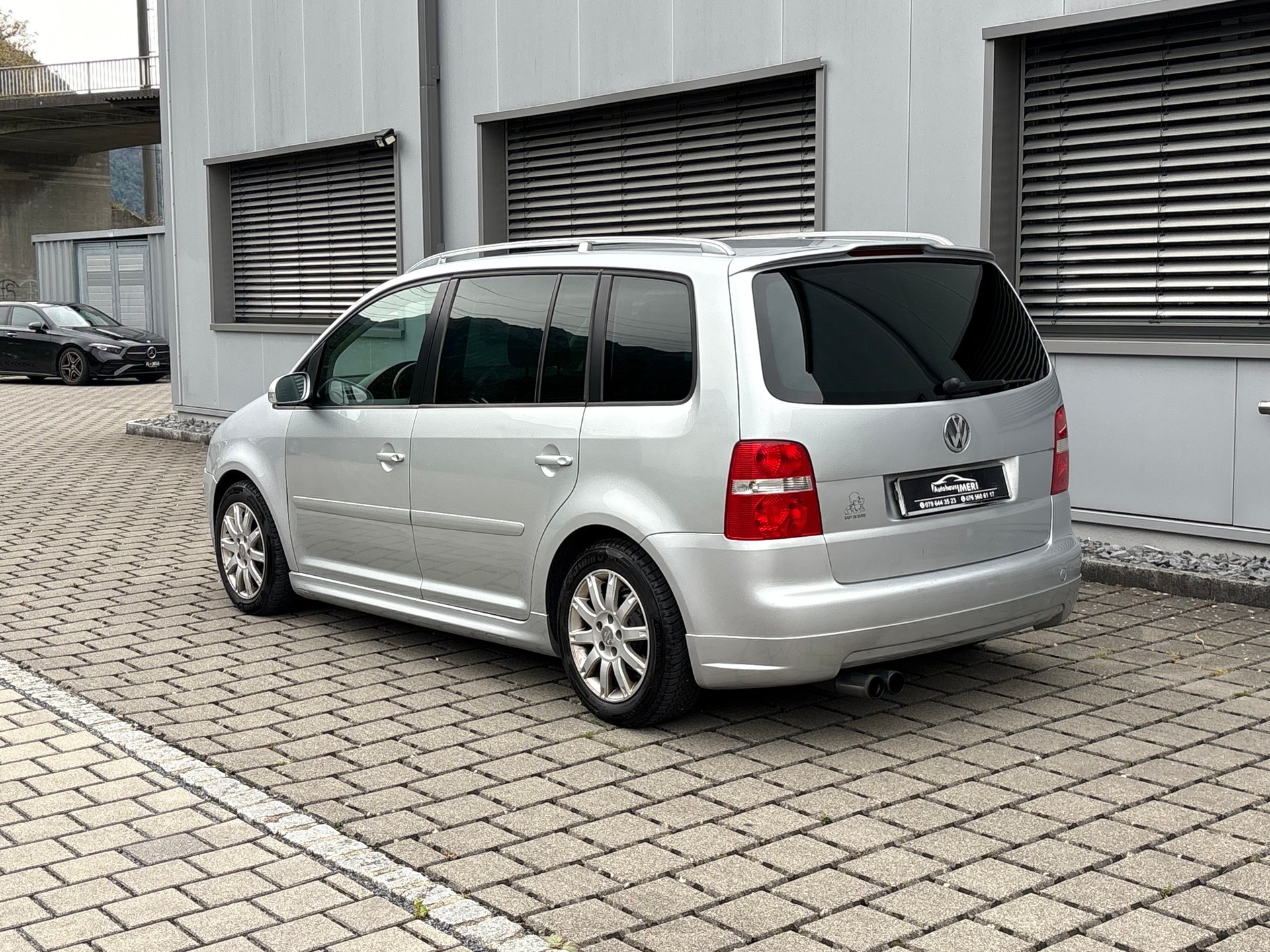 VW Touran 2.0 TDI Trendline-image-5
