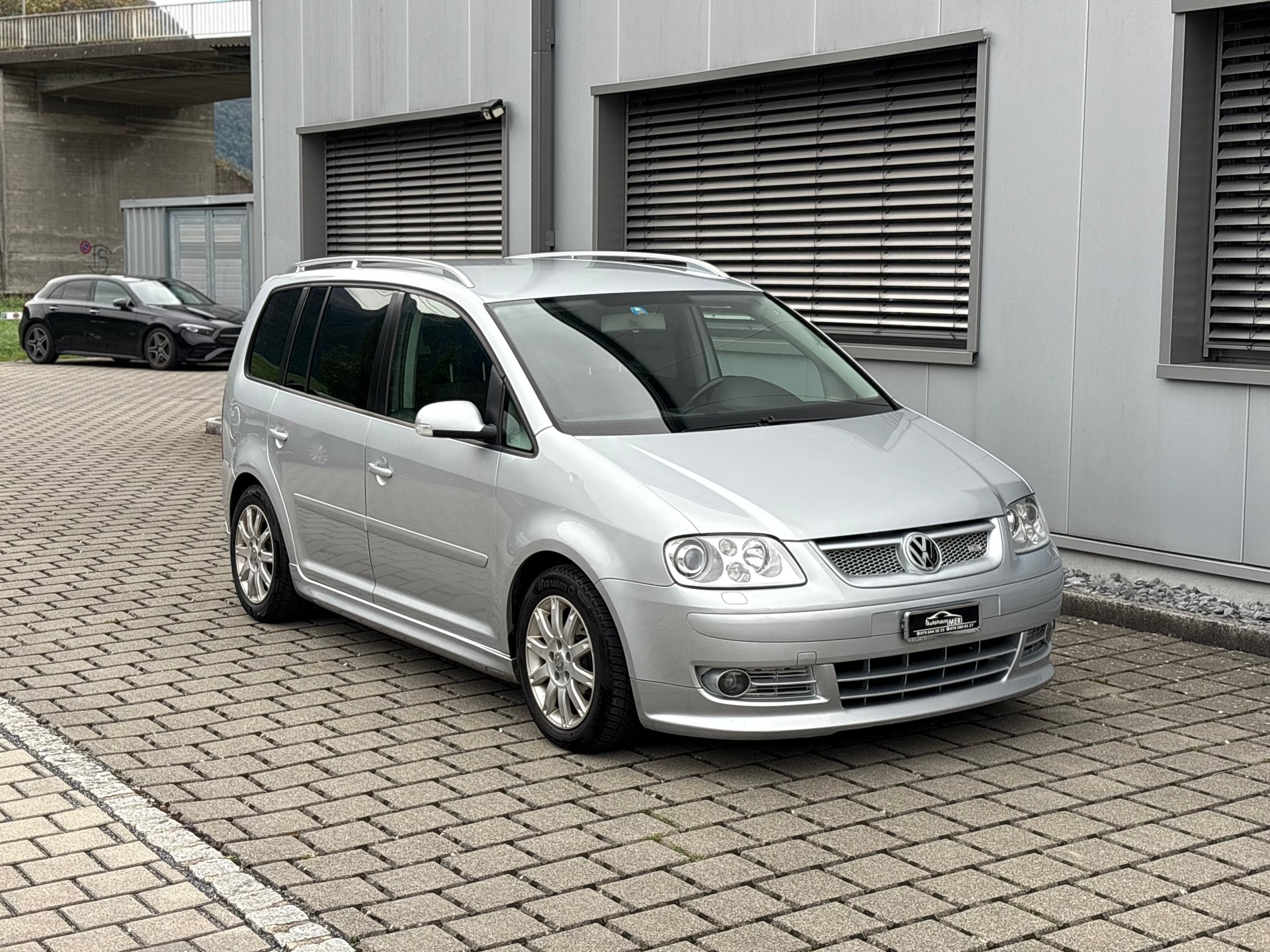 VW Touran 2.0 TDI Trendline-image-3