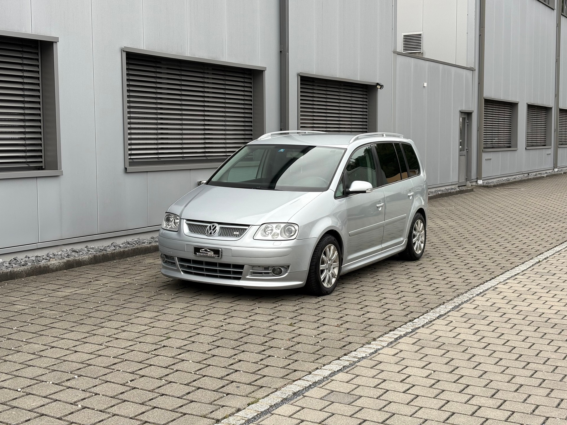 VW Touran 2.0 TDI Trendline-image-0