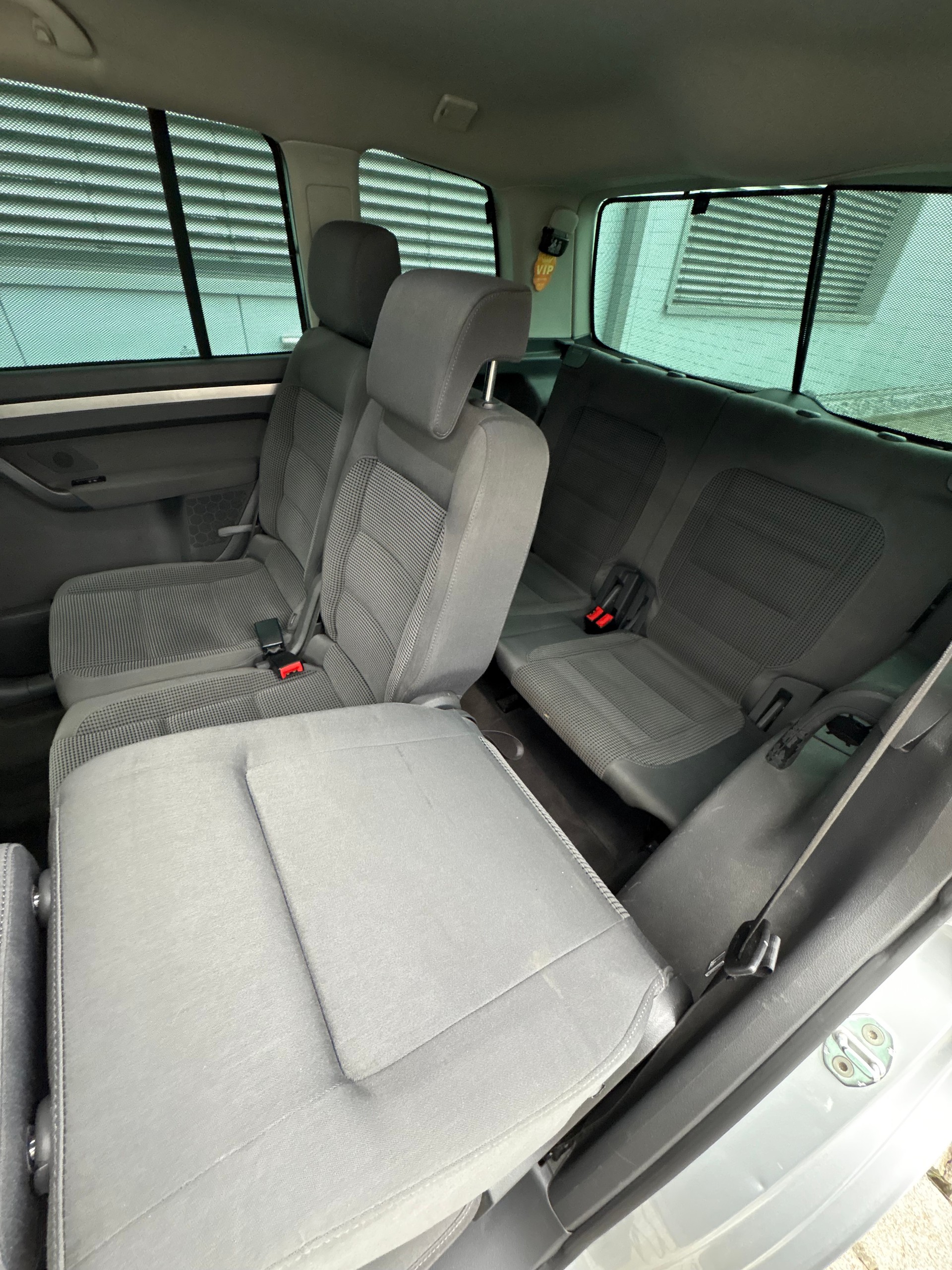 VW Touran 2.0 TDI Trendline-image-14