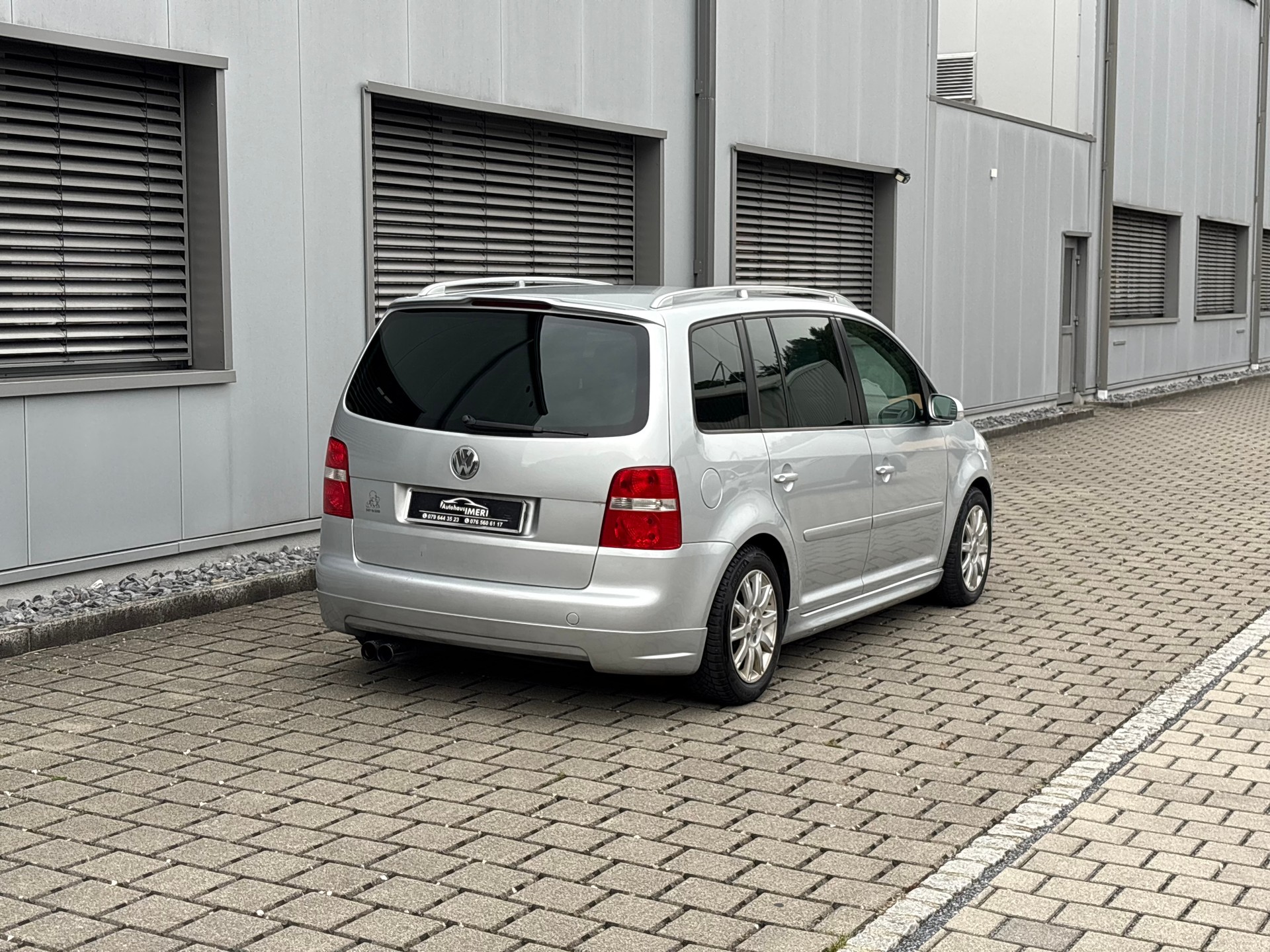 VW Touran 2.0 TDI Trendline-image-7