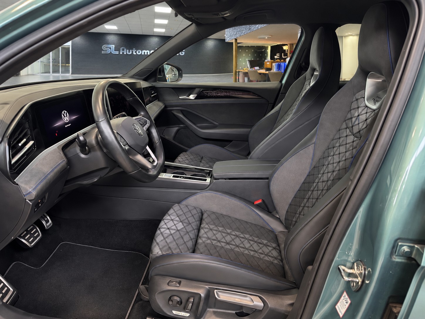 VW Passat Variant 2.0 TDI evo R-Line DSG / Leasing ab 299.--image-2