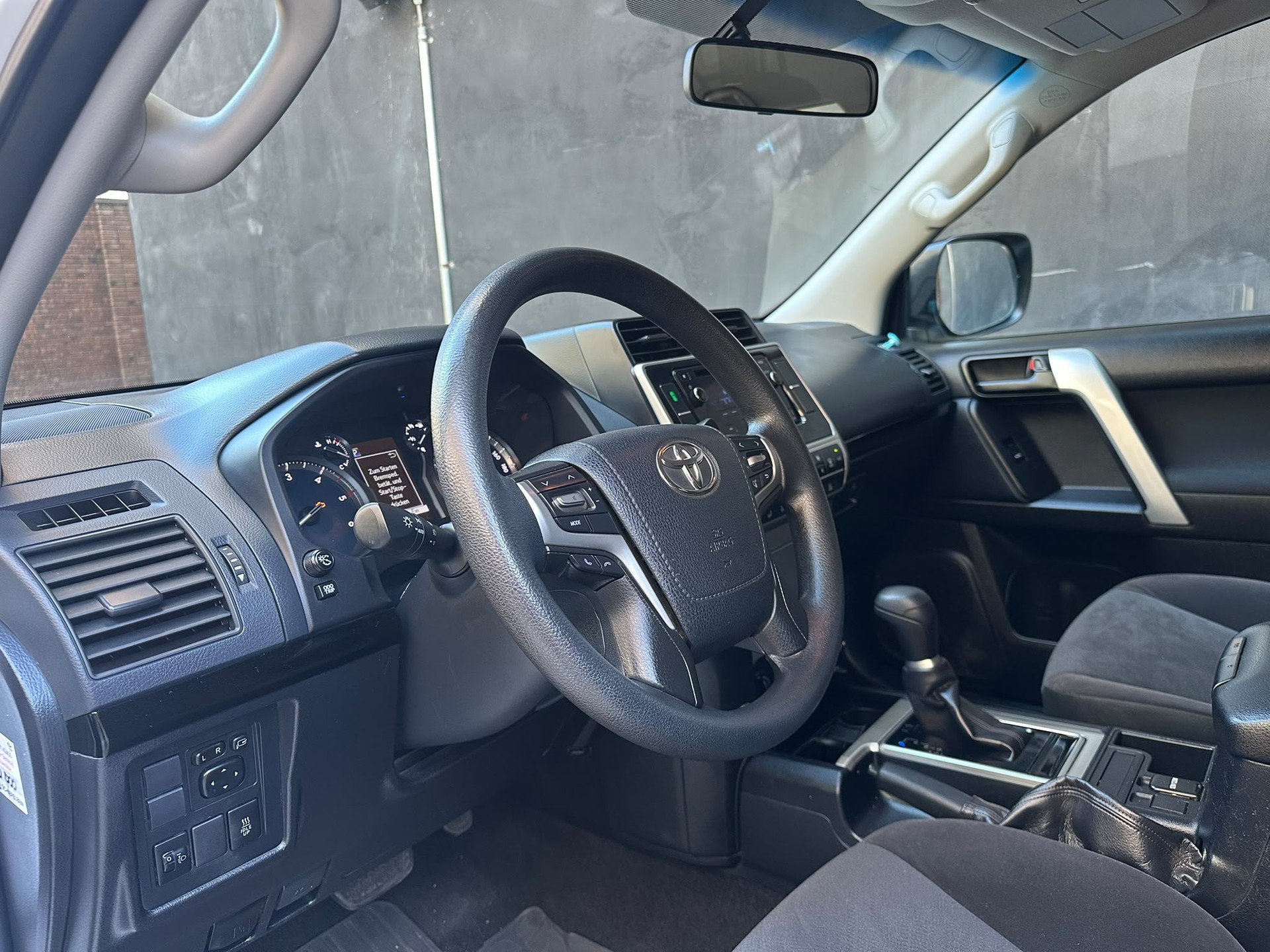 TOYOTA Land Cruiser 2.8TD Comfort Automatic-image-10