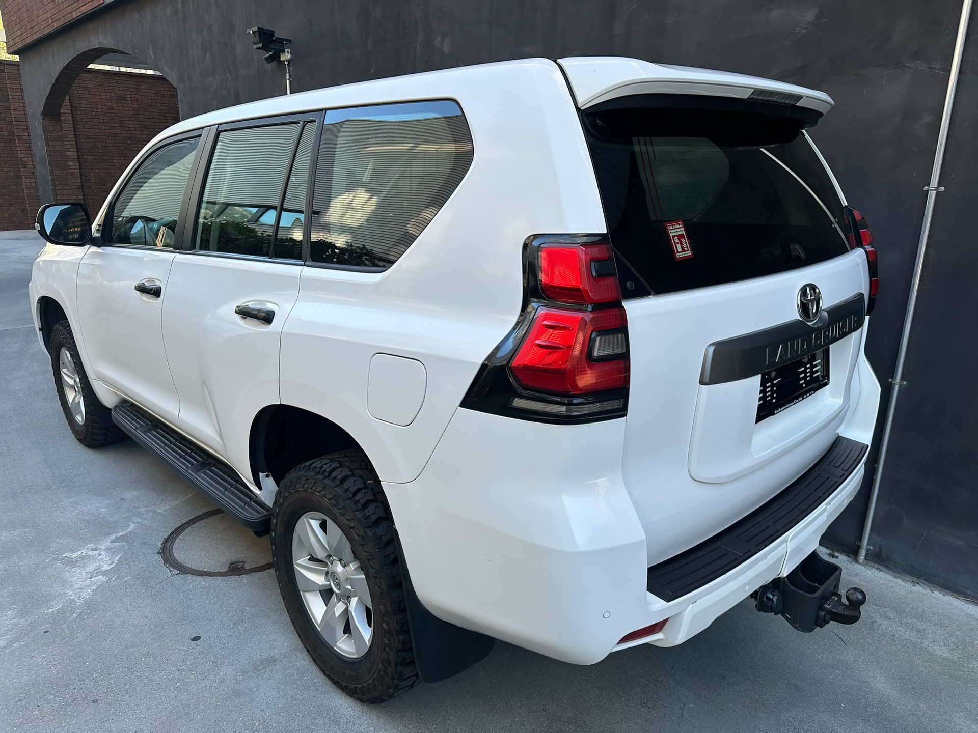 TOYOTA Land Cruiser 2.8TD Comfort Automatic-image-6