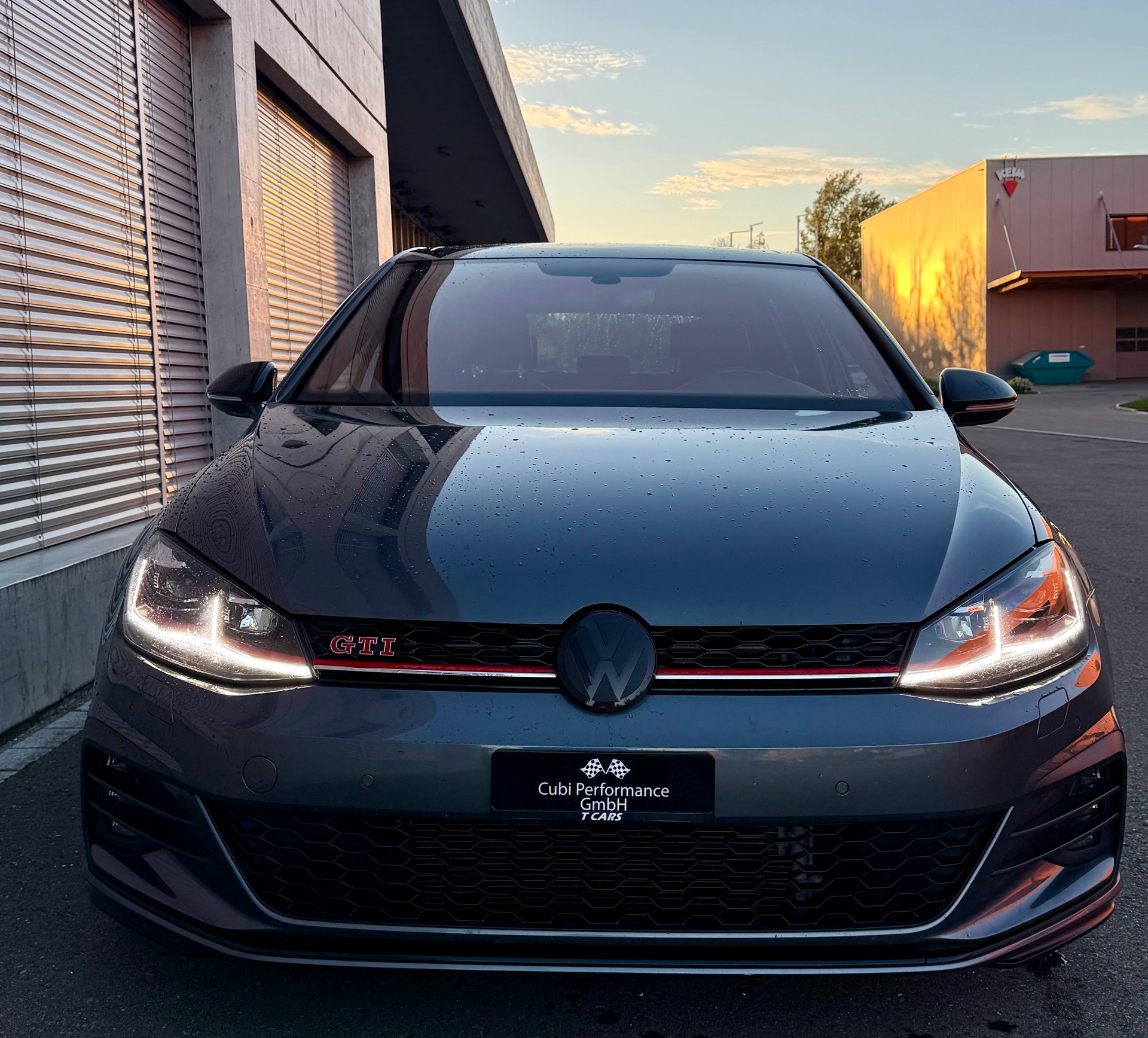 VW Golf 2.0 TSI GTI Performance-image-1