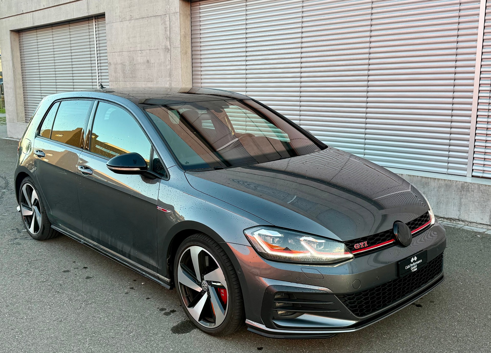 VW Golf 2.0 TSI GTI Performance-image-5
