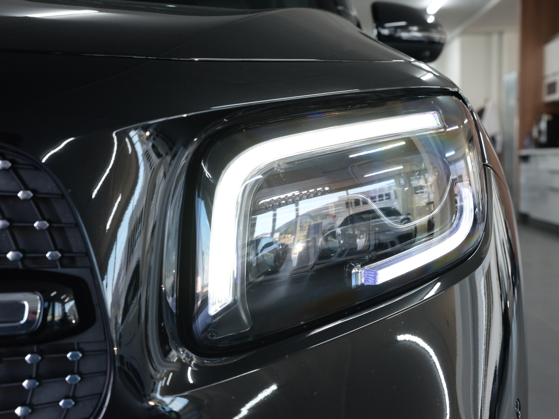 MERCEDES-BENZ GLB 250 4Matic AMG Line 8G-Tronic *360 Kamera* *Burmester* *Panorama*-image-12