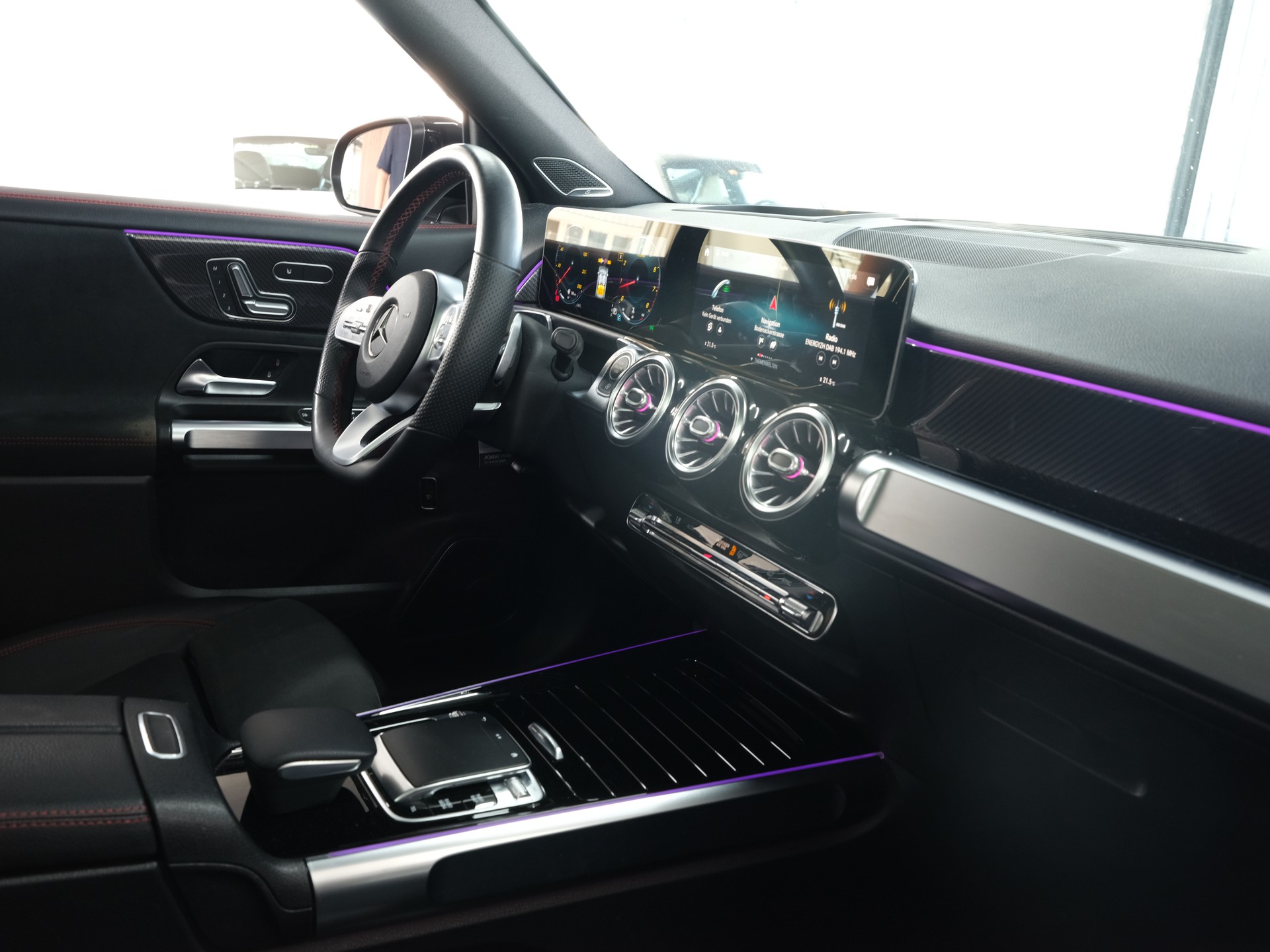 MERCEDES-BENZ GLB 250 4Matic AMG Line 8G-Tronic *360 Kamera* *Burmester* *Panorama*-image-31