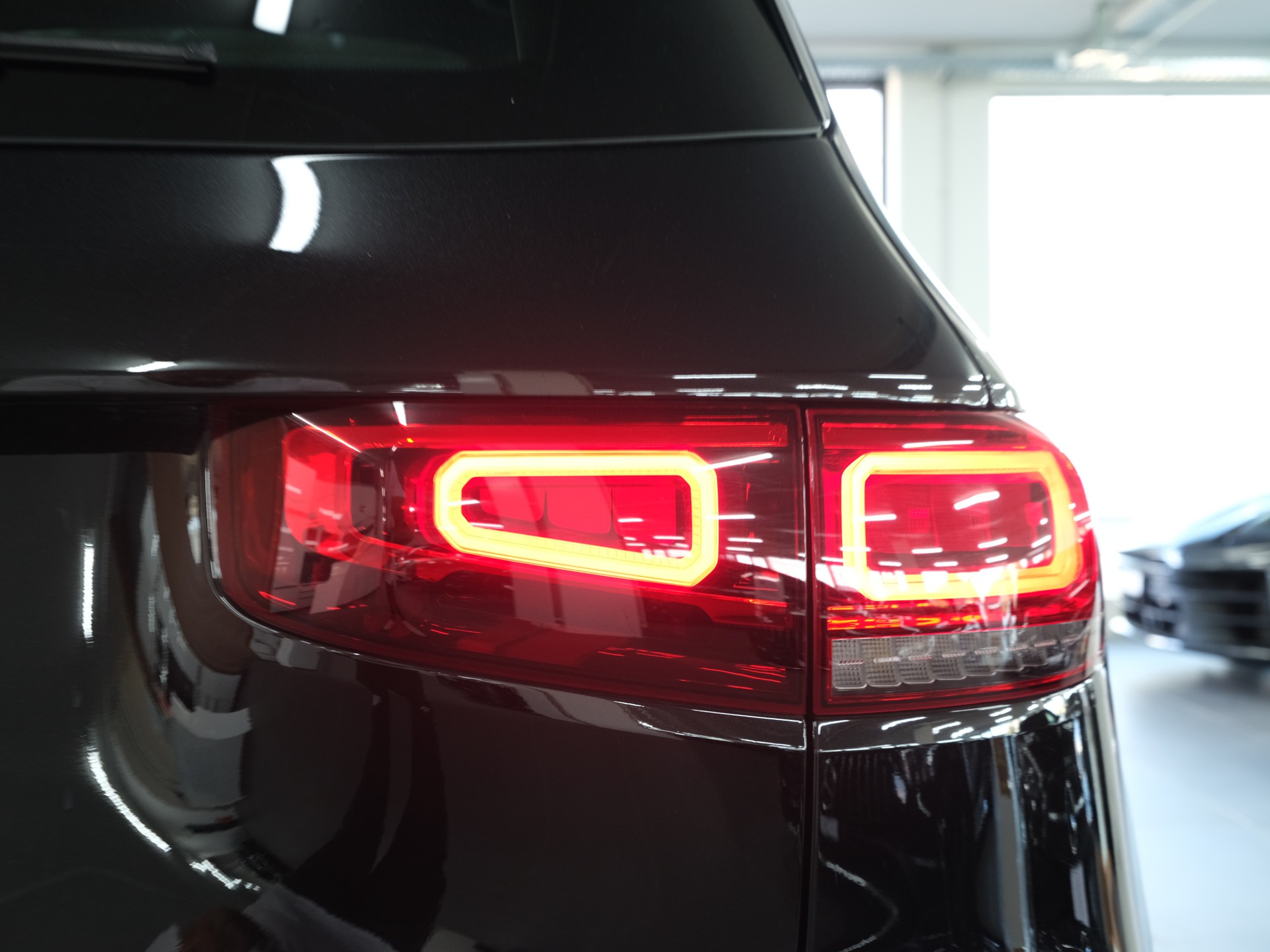 MERCEDES-BENZ GLB 250 4Matic AMG Line 8G-Tronic *360 Kamera* *Burmester* *Panorama*-image-16