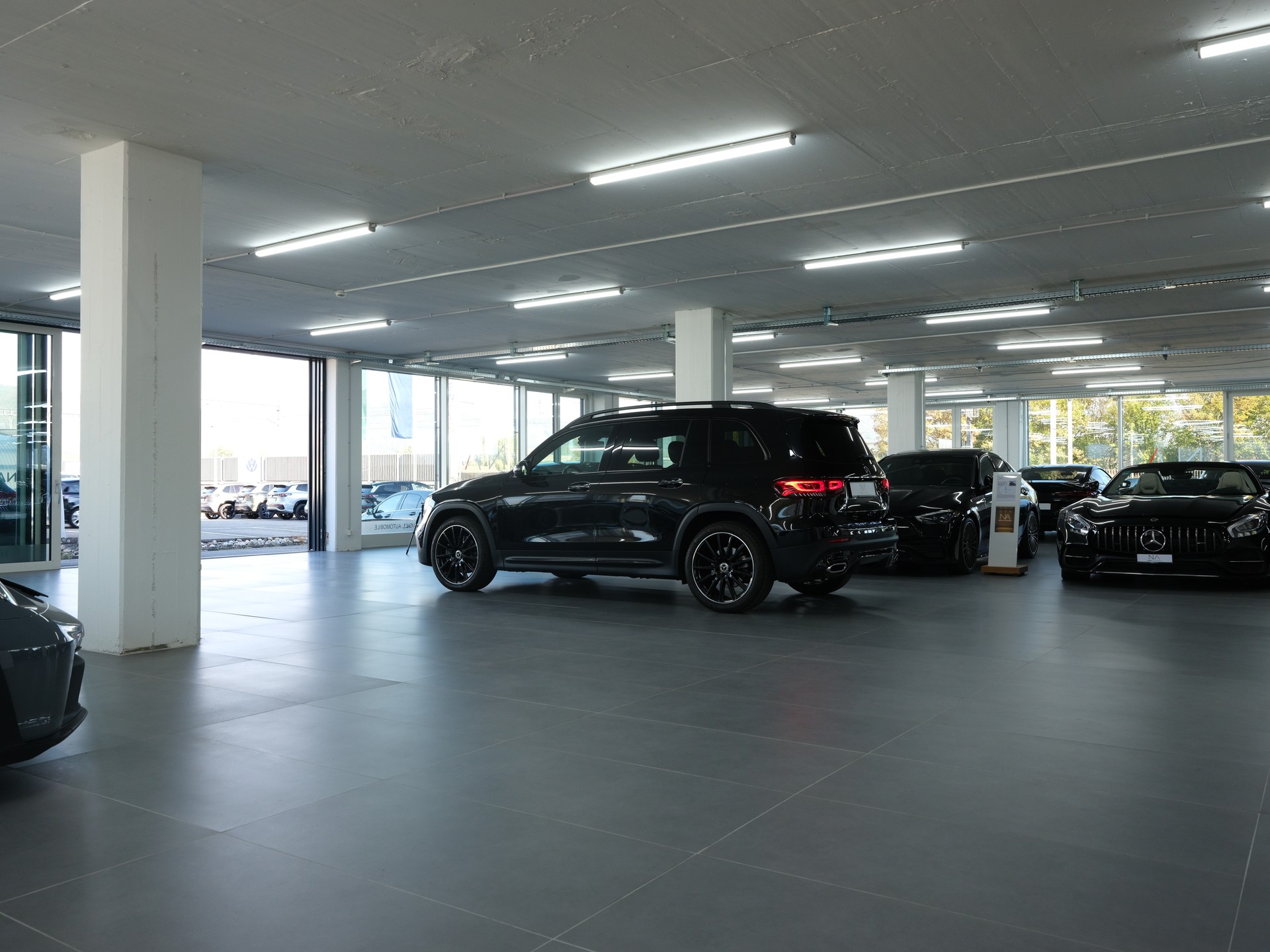 MERCEDES-BENZ GLB 250 4Matic AMG Line 8G-Tronic *360 Kamera* *Burmester* *Panorama*-image-17