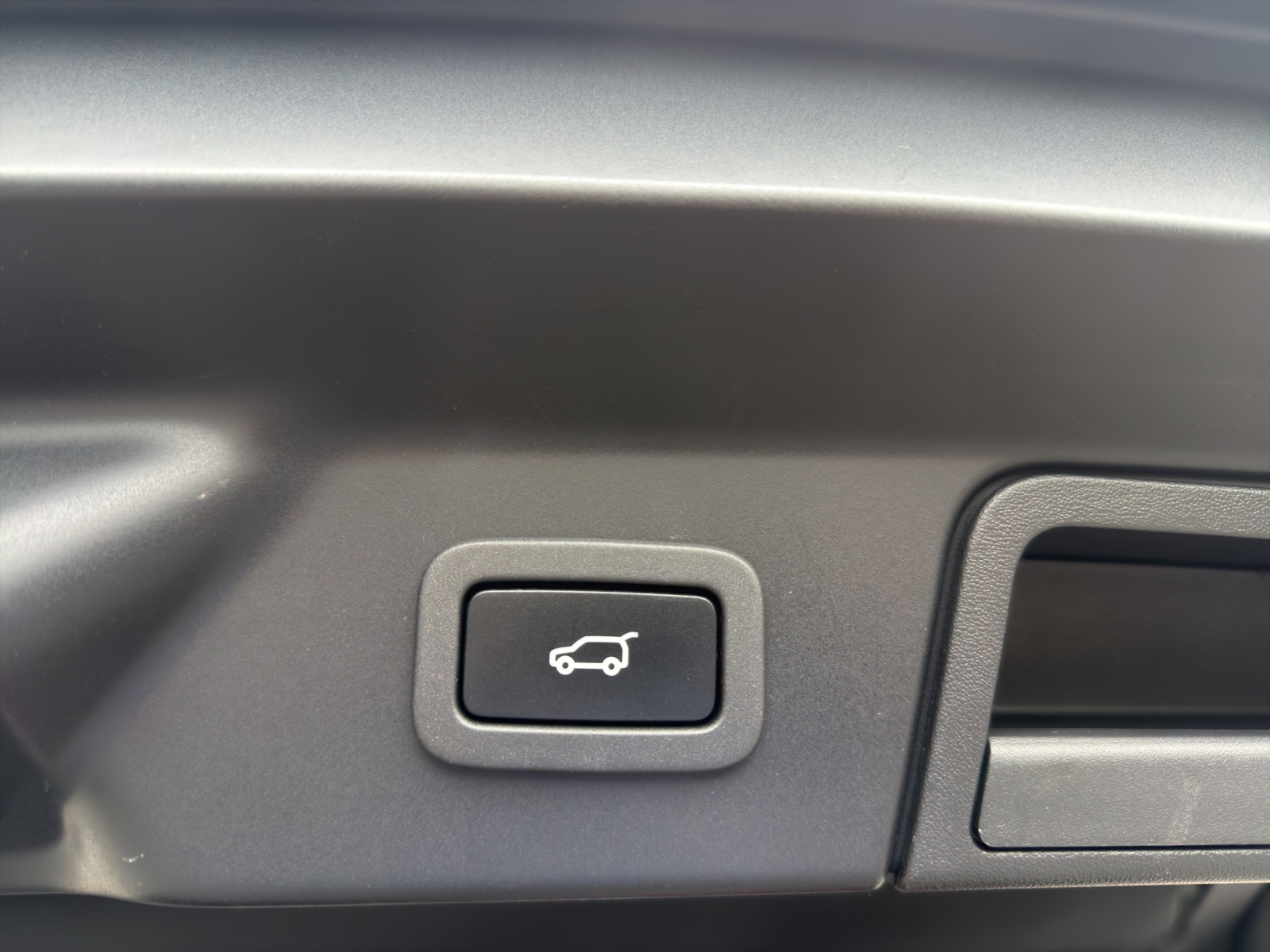 LAND ROVER Range Rover Velar 2.0 D 240 R-Dynamic SE / Leder-Pano-LED-ACC-AHK-image-16