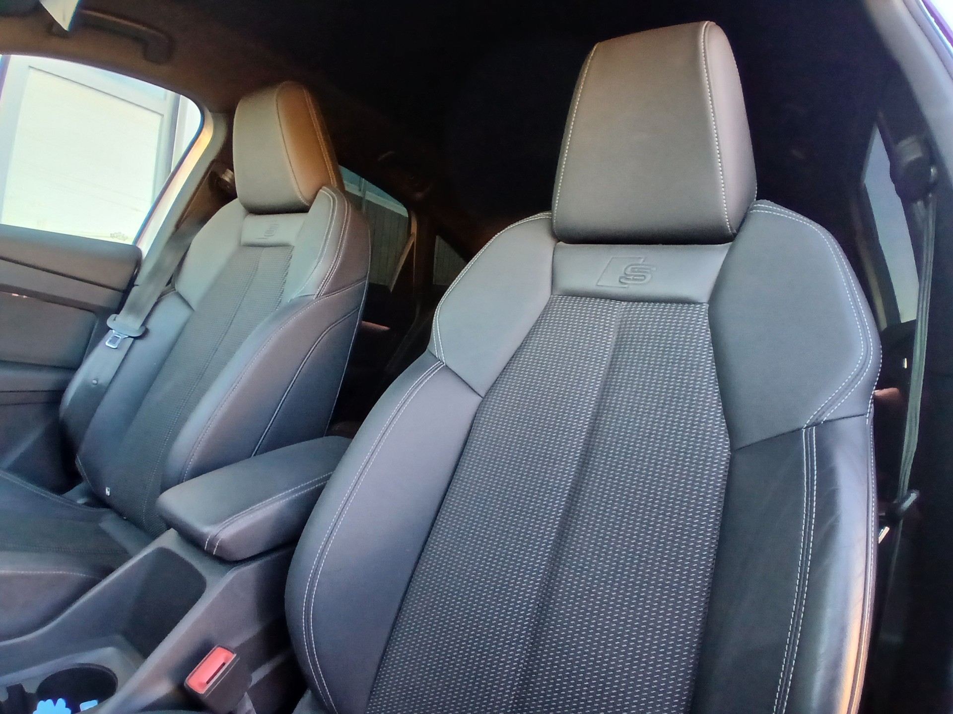 AUDI Q4 Sportback e-tron 35 S-Line-image-9