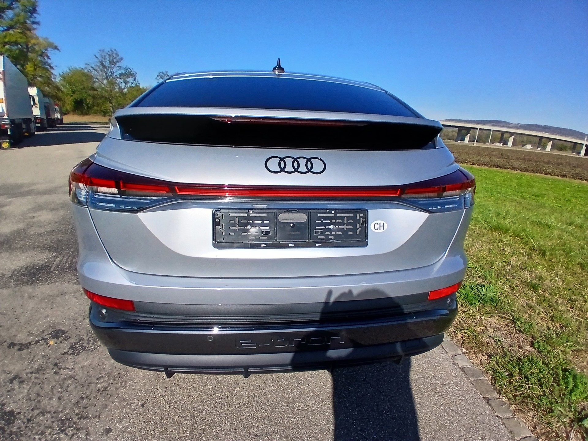 AUDI Q4 Sportback e-tron 35 S-Line-image-3