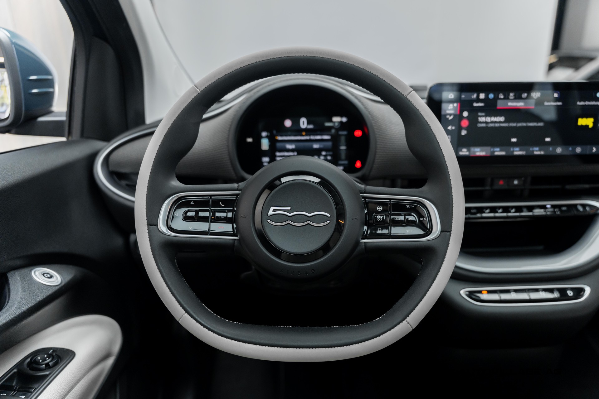 FIAT 500 electric 87 kW La Prima-image-18