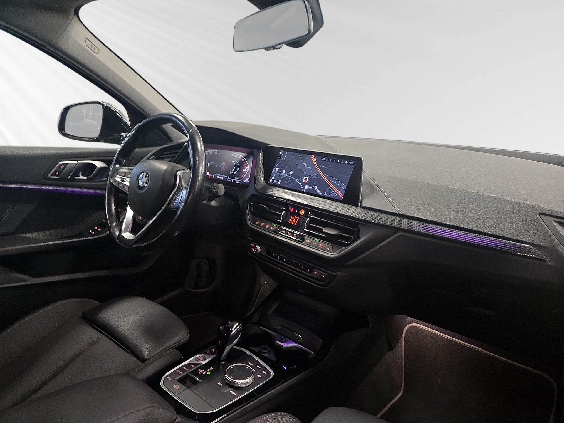 BMW 120i Sport Line Steptronic-image-4