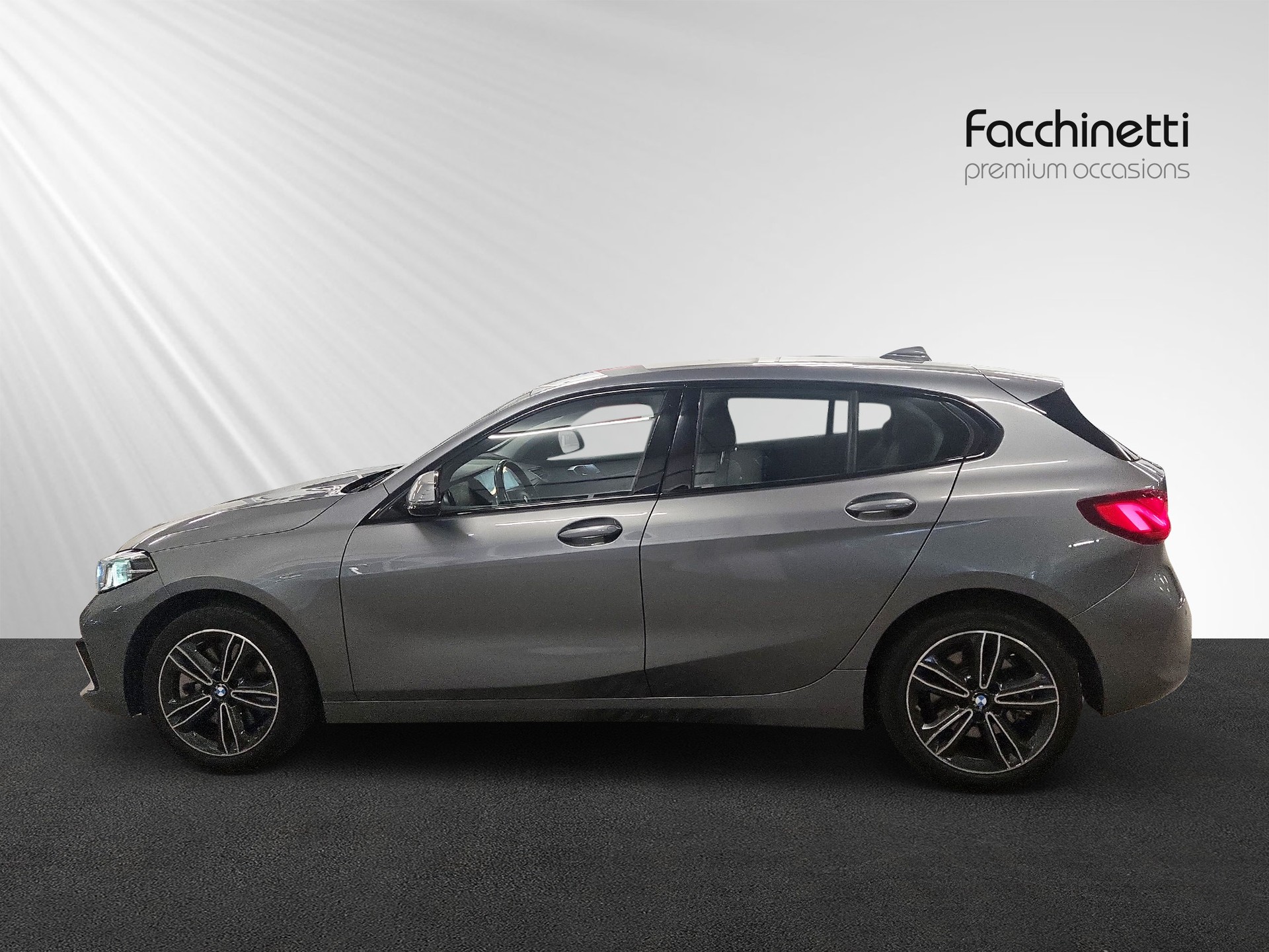 BMW 120i Sport Line Steptronic-image-1