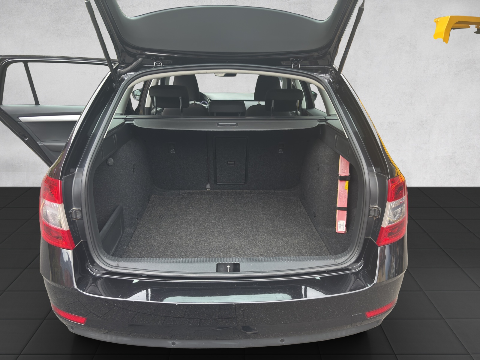 SKODA Octavia Combi 2.0 TDI Ambition 4x4-image-13